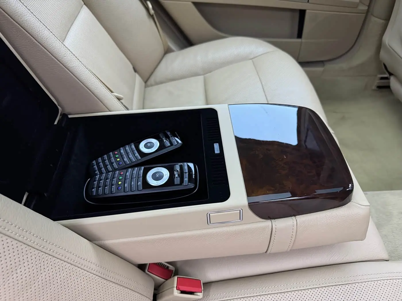 Mercedes-Benz S-Class 2010 — Фото 17/20