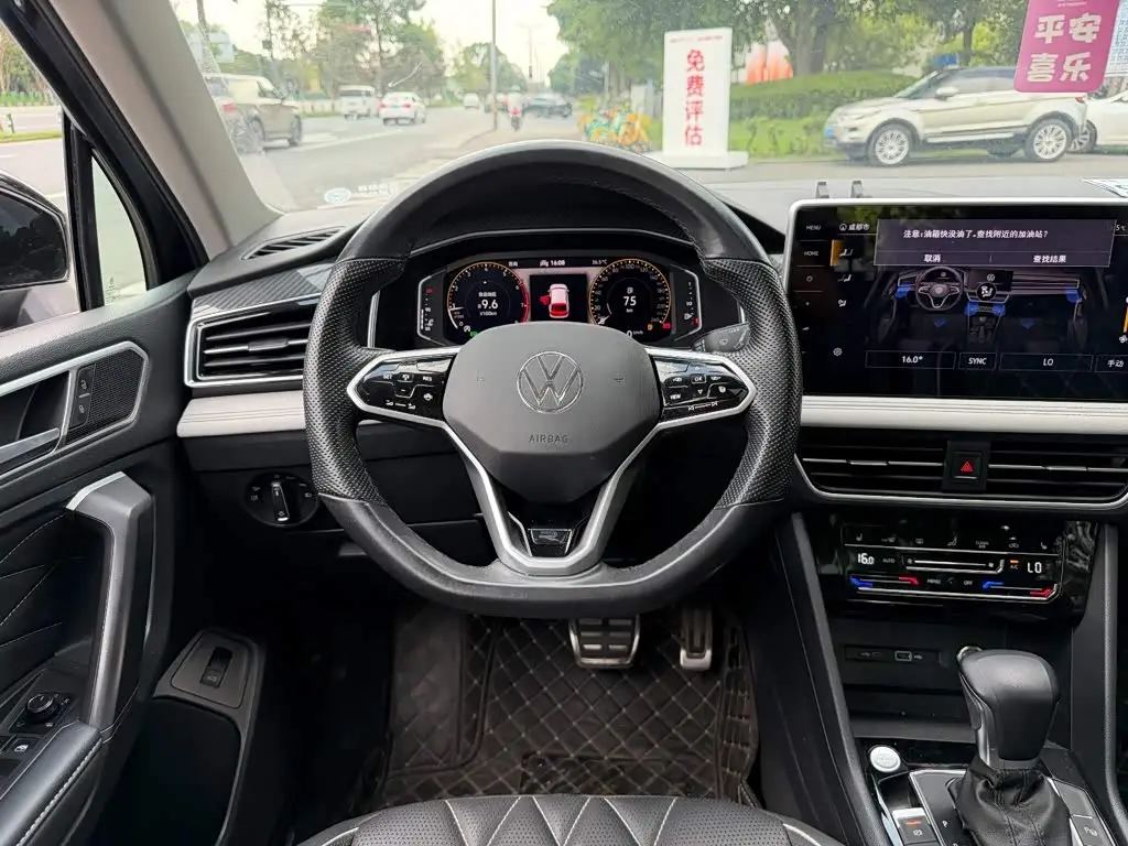 Volkswagen Tiguan L 2021 — Фото 14/14