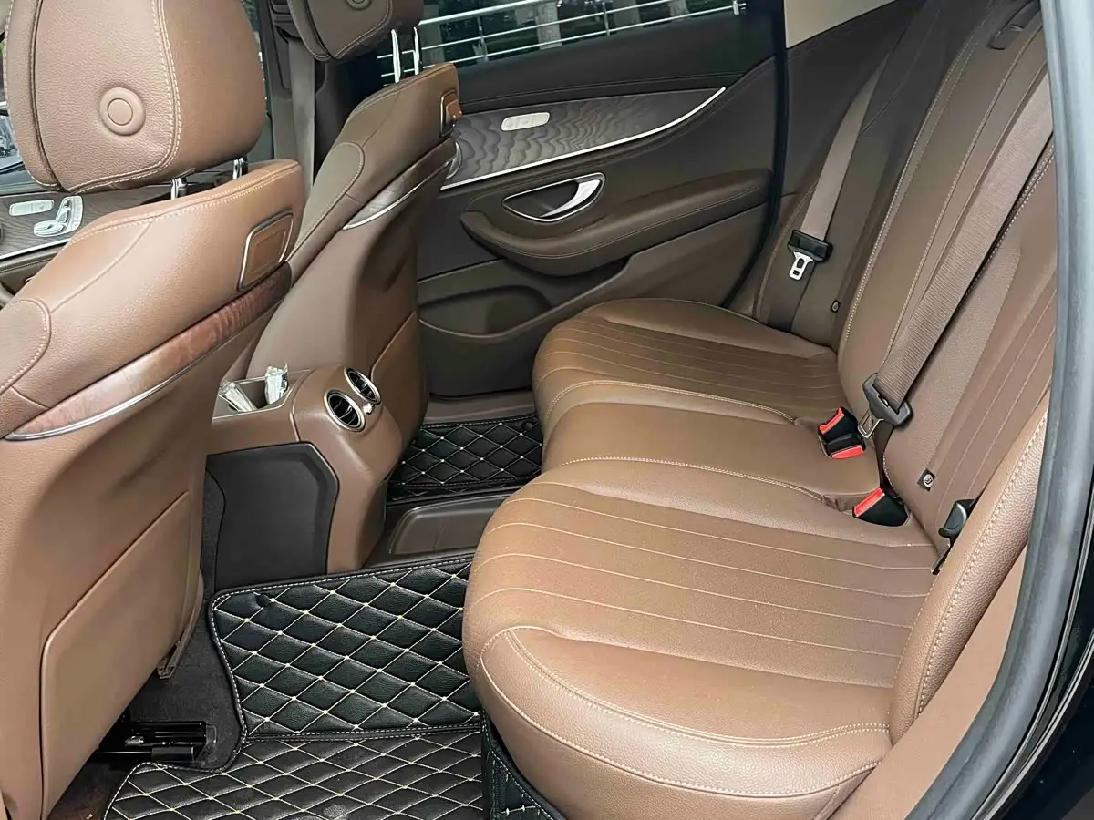 Mercedes-Benz E-Class 2020 — Фото 6/16