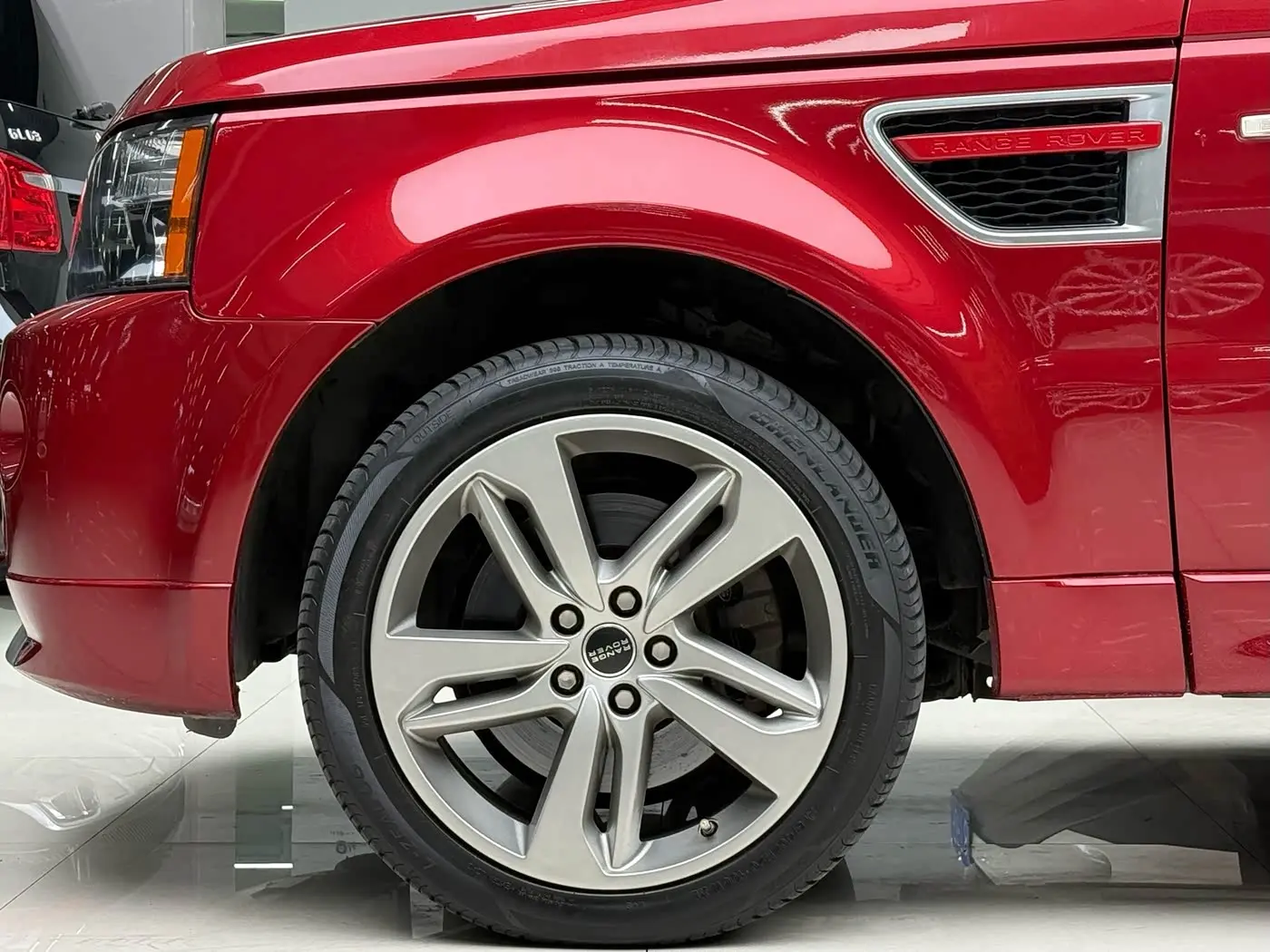 Land Rover Range Rover Sport 2012 — Фото 11/18