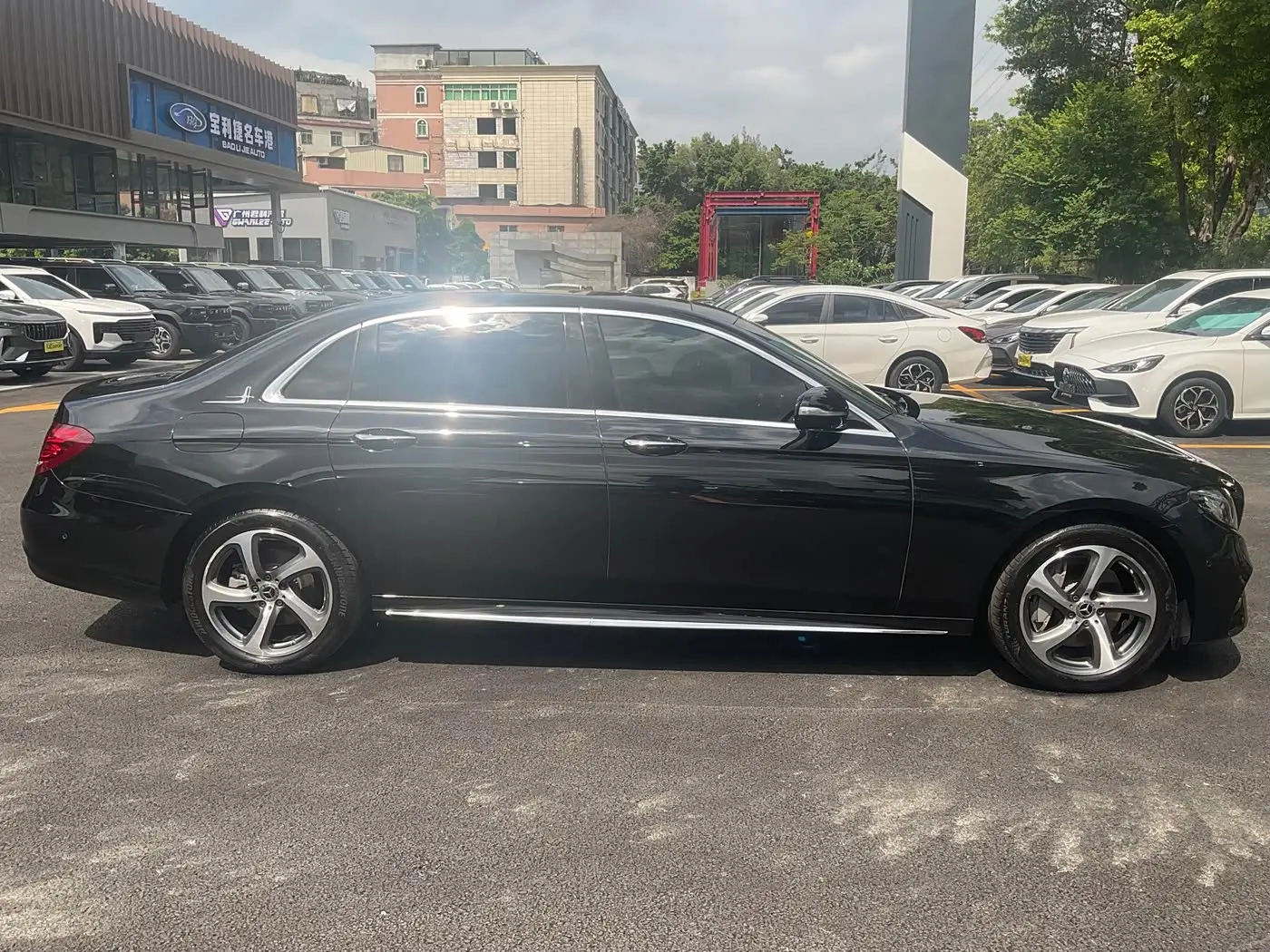 Mercedes-Benz E-Class 2019 — Photo 4/19