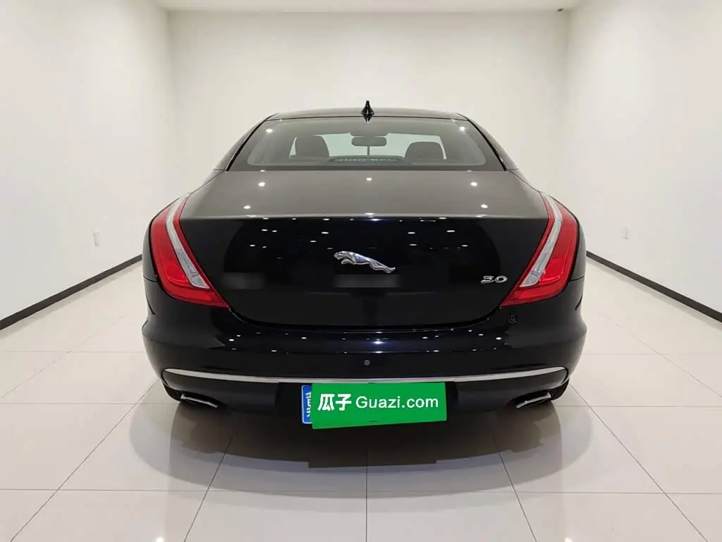 Jaguar XJ 2016 — Photo 5/20