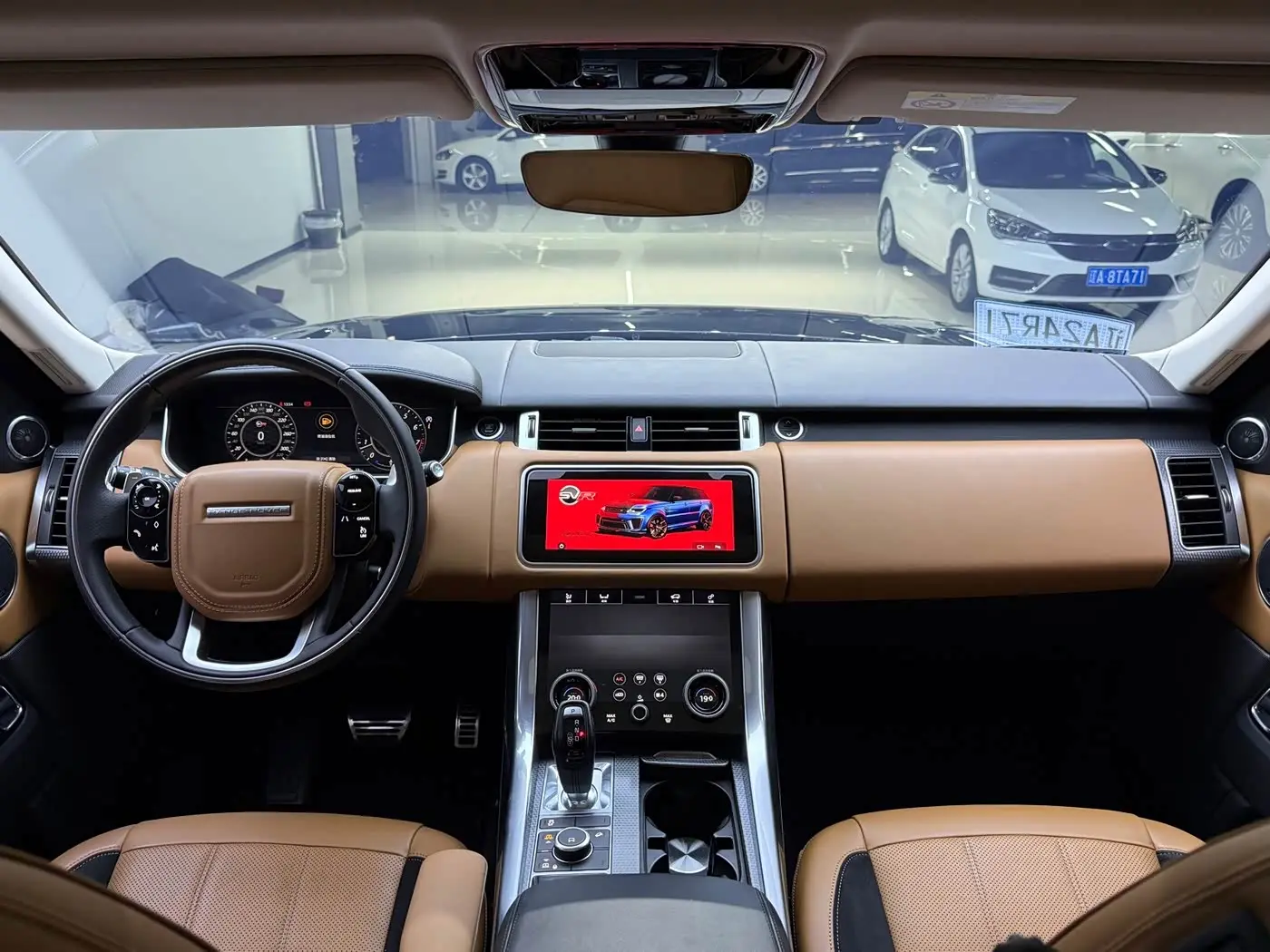 Land Rover Range Rover Sport 2018 — Photo 8/18