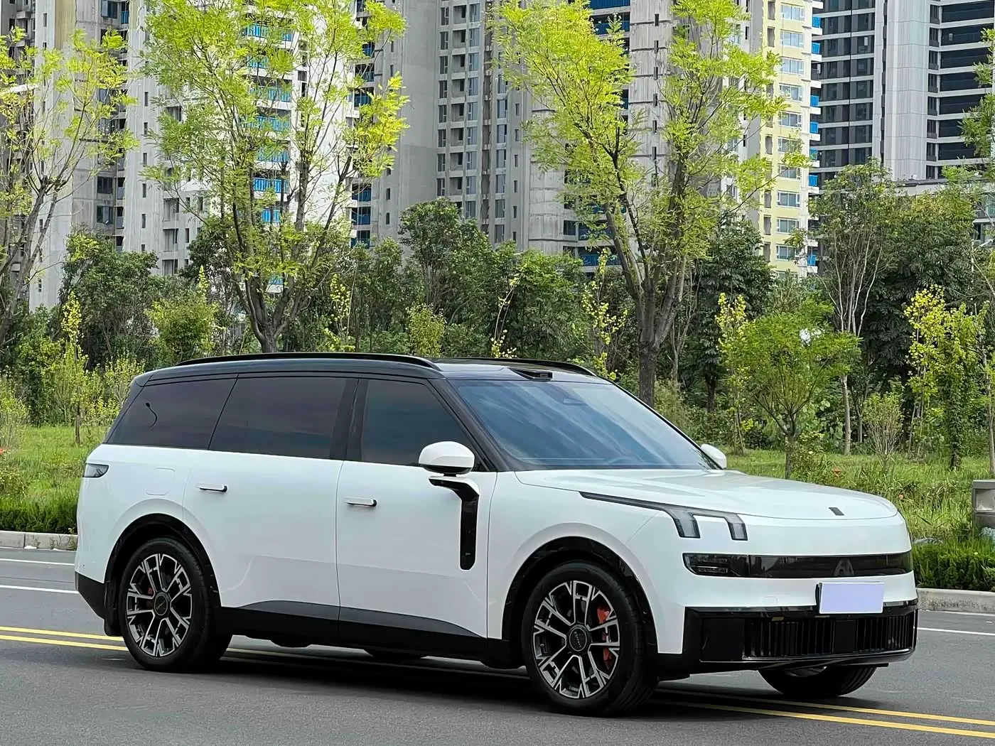 Lynk & Co 900 2025 — Photo 3/9