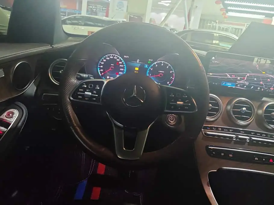 Mercedes-Benz GLC 2020 — Фото 15/16