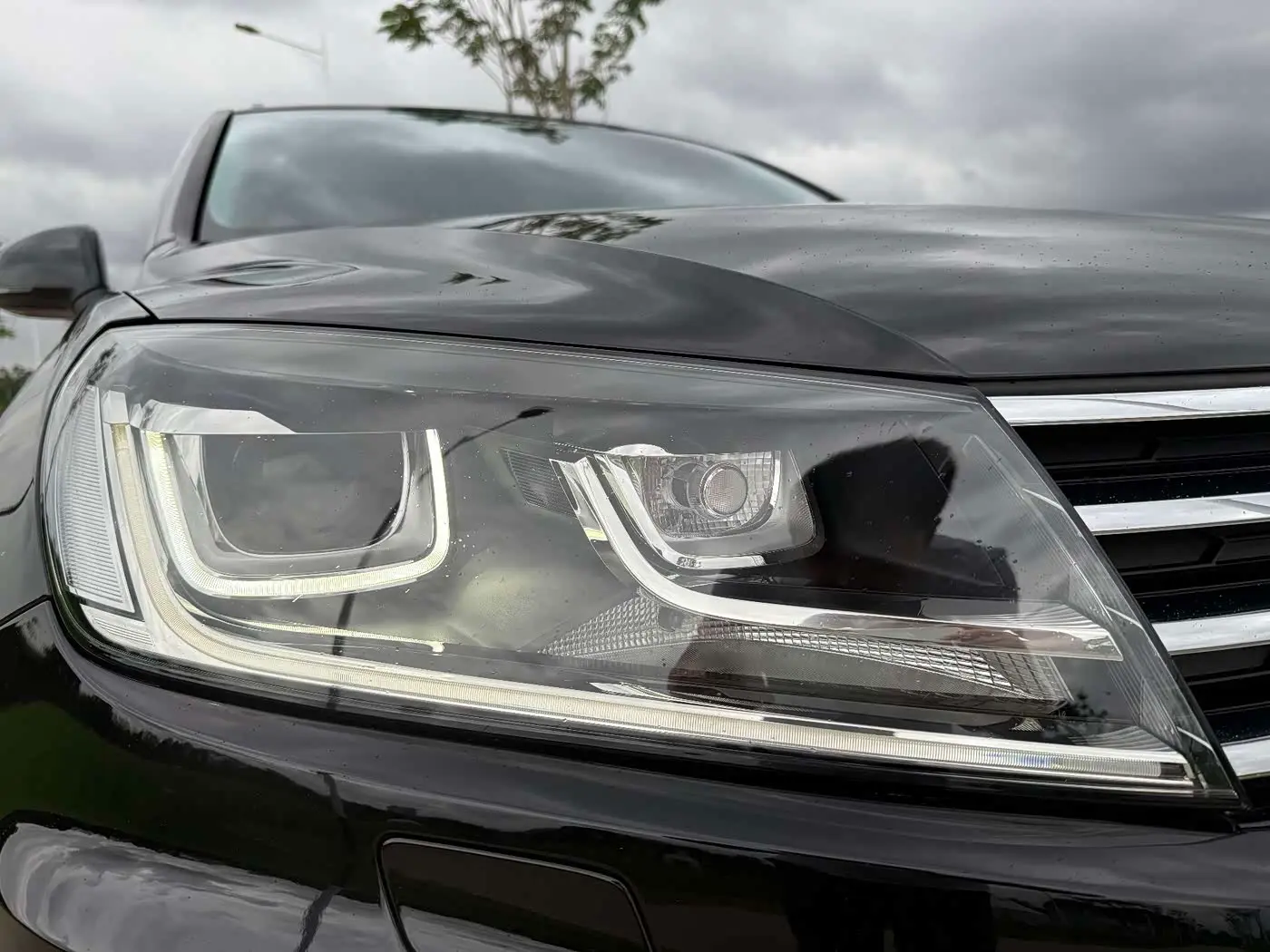 Volkswagen Touareg 2017 — Şəkil 19/20