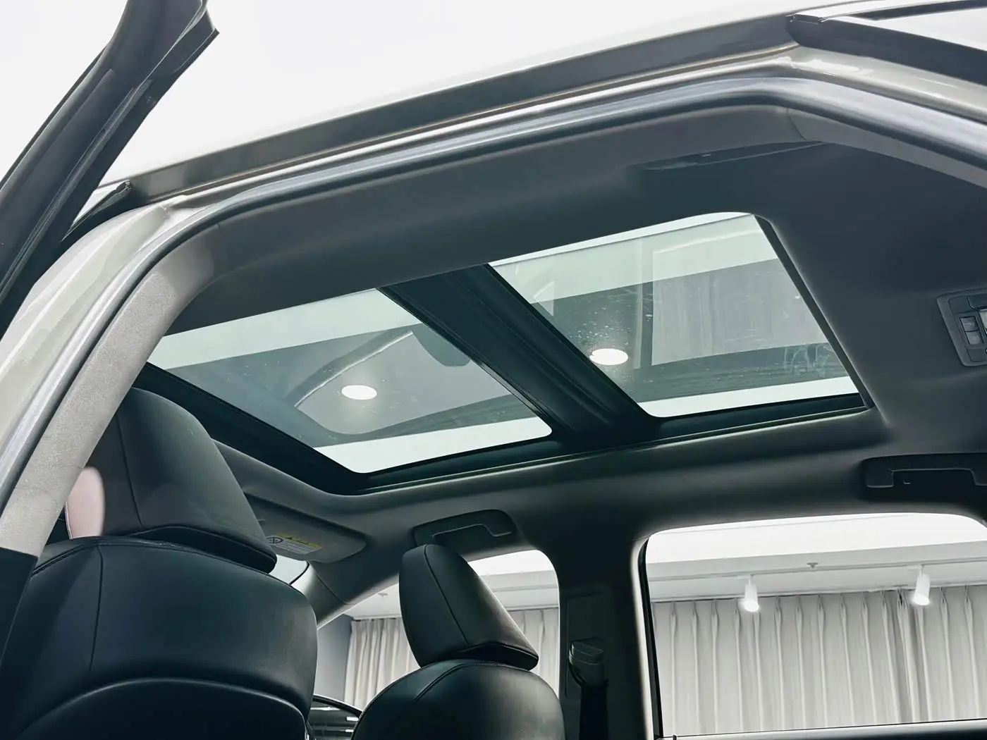 Lexus RX 2019 — Photo 15/20
