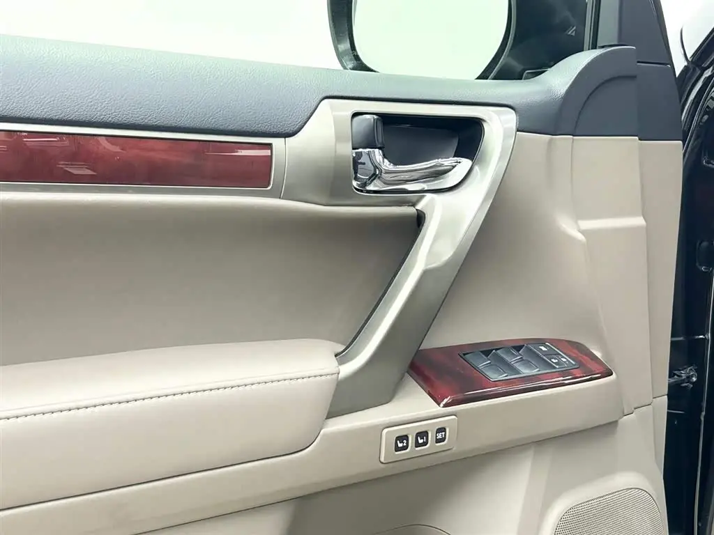 Lexus GX 2013 — Photo 9/20