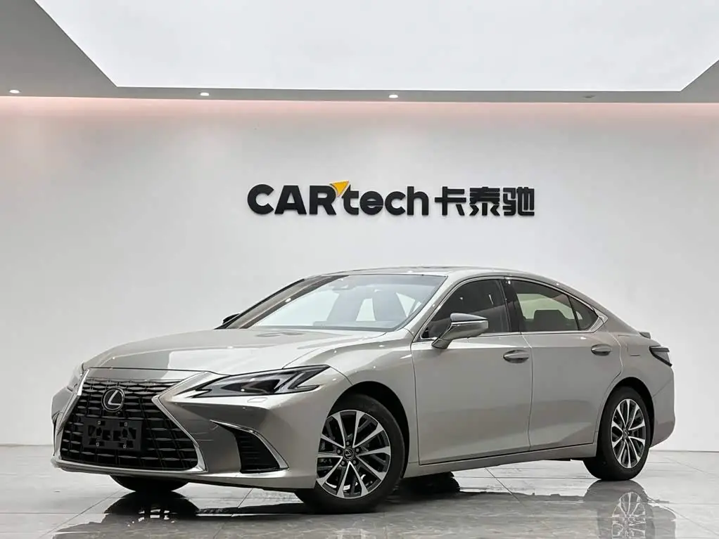 Lexus ES 2025 — Фото 1/15