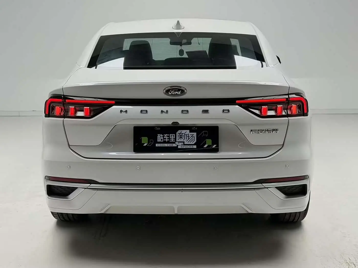 Ford Mondeo 2023 — ფოტო 5/18