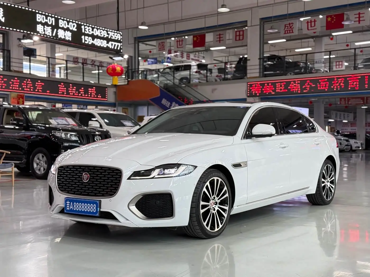Jaguar XFL 2025 — Фото 1/17
