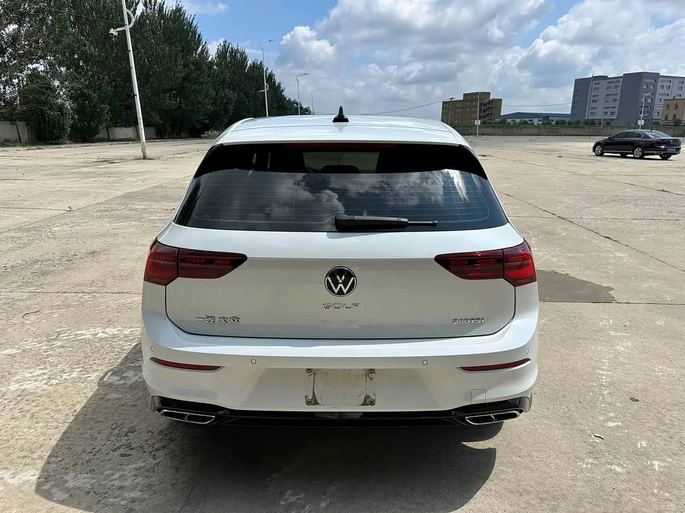 Volkswagen Golf 2023 — Photo 18/19