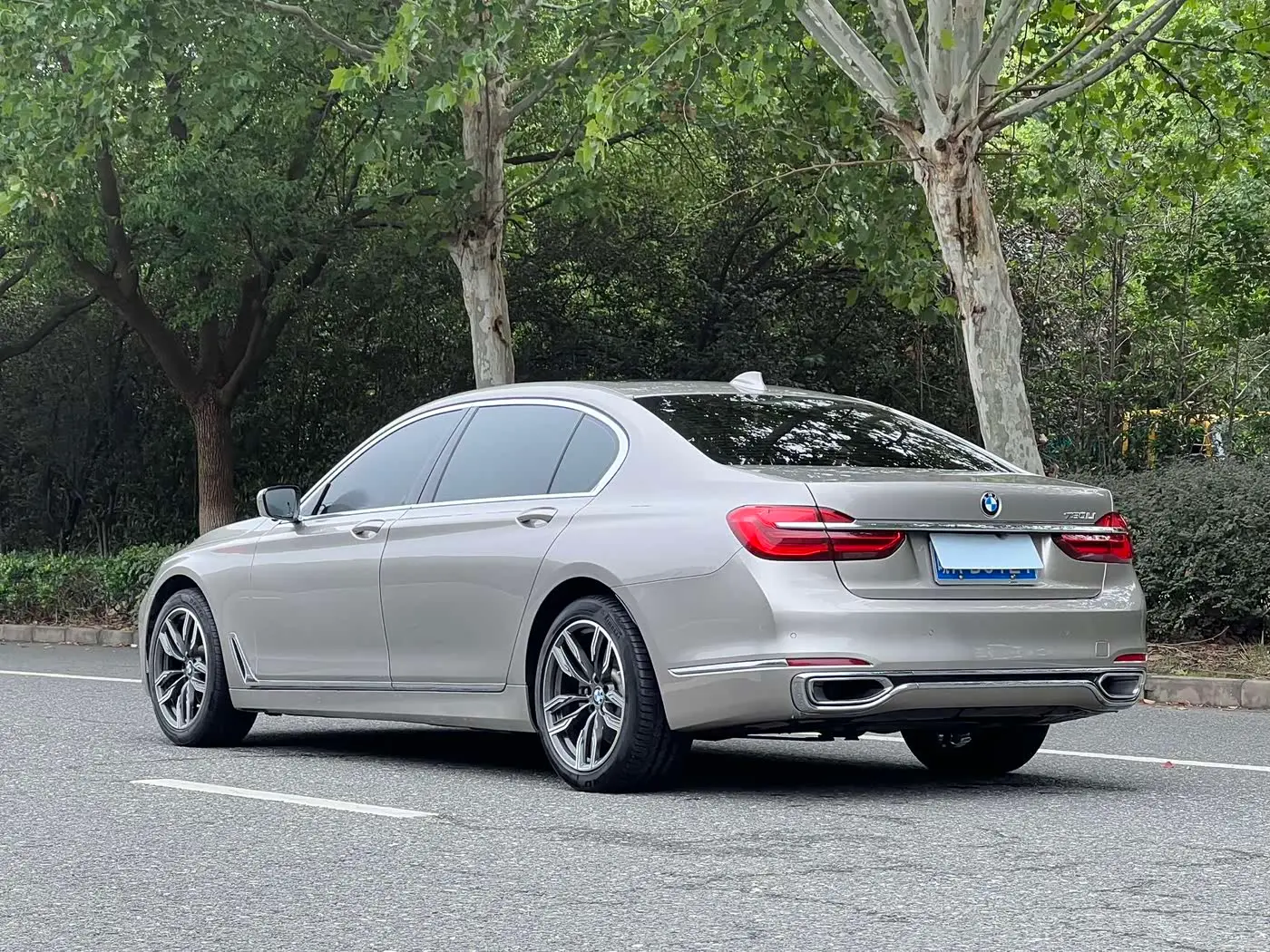 BMW 7 Series 2018 — Şəkil 16/18