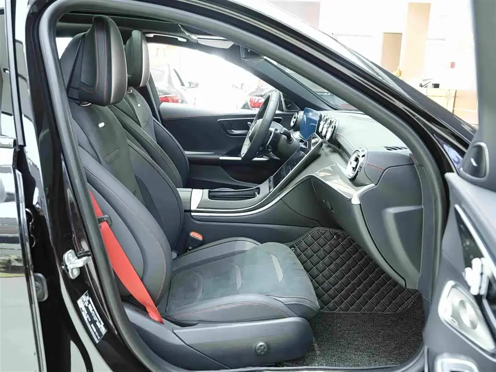 Mercedes-Benz C-Class AMG 2024 — Фото 12/20