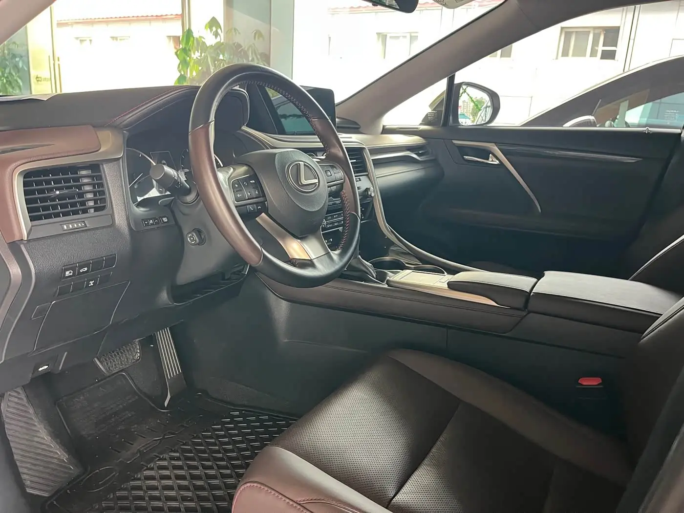 Lexus RX 2020 — Фото 3/12