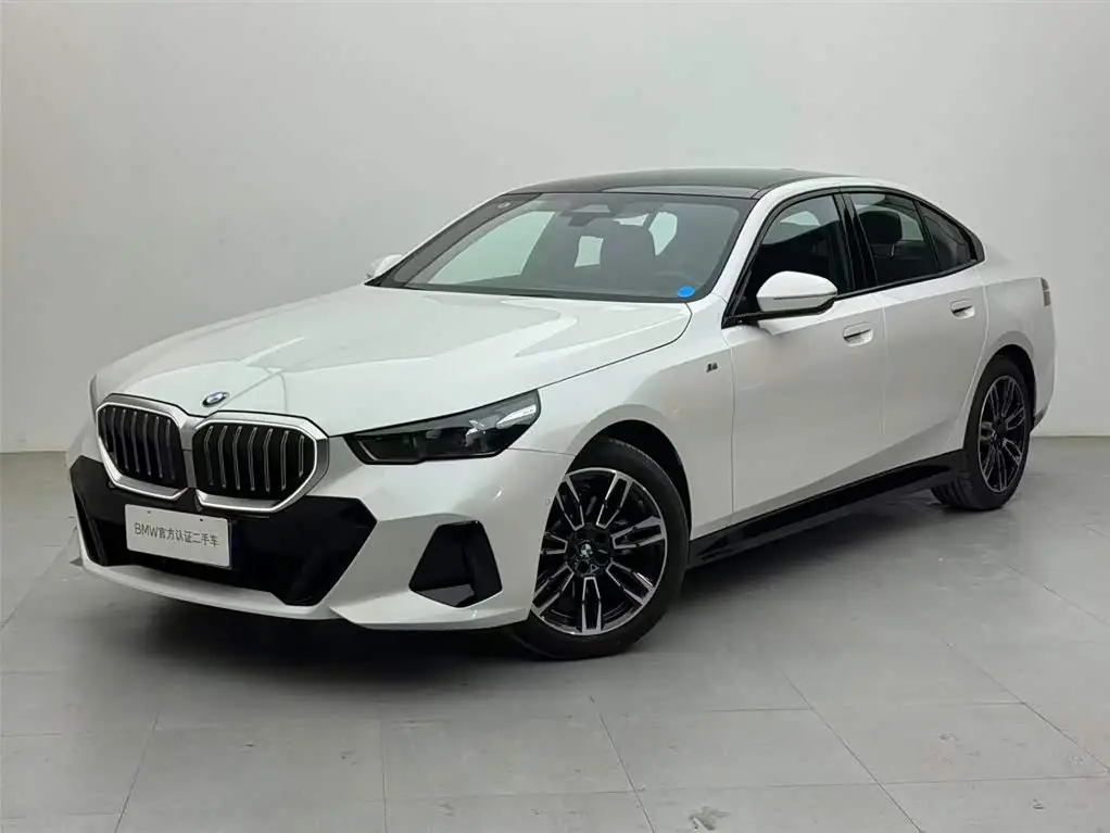 BMW 5 Series, 2025
