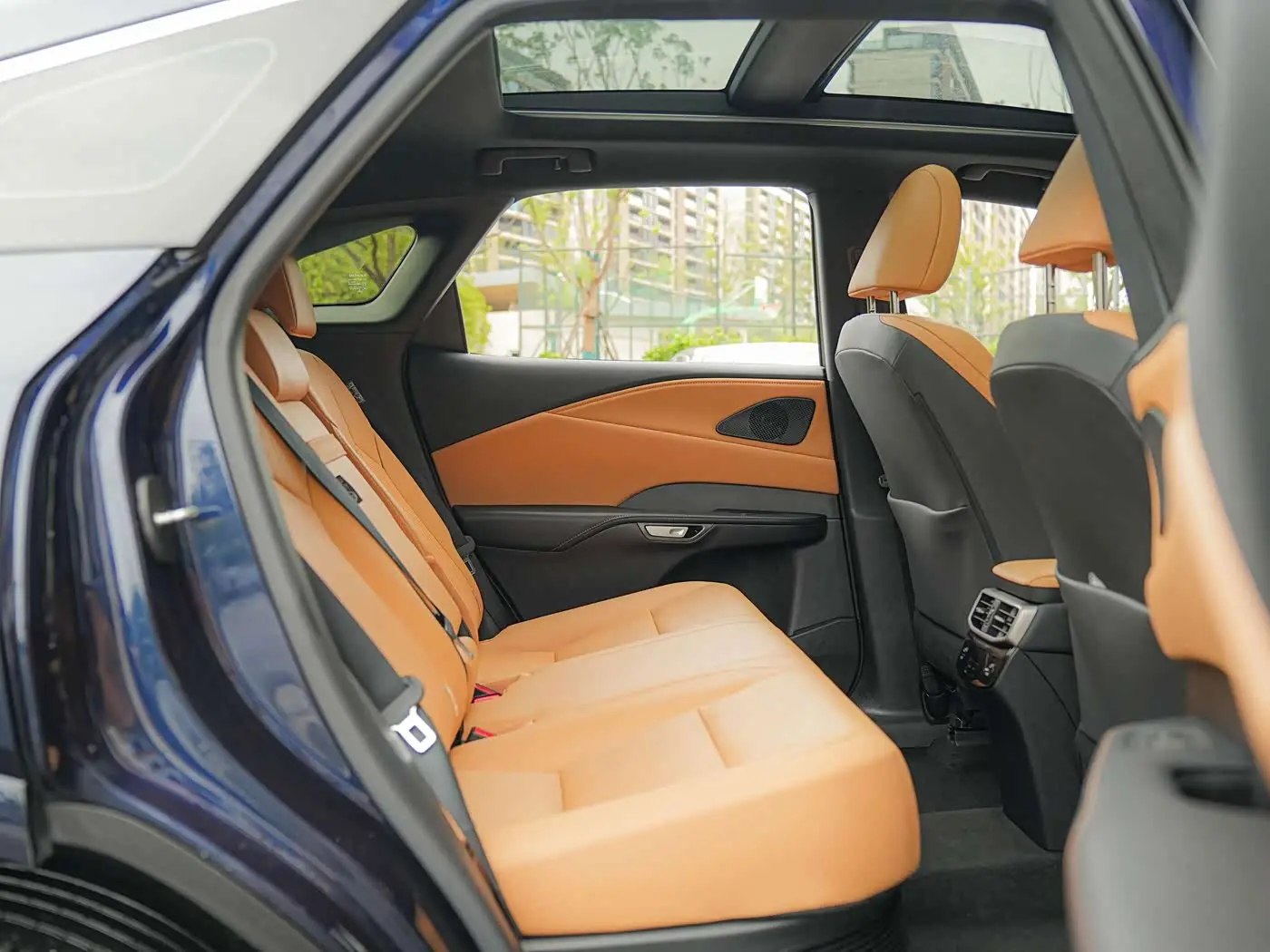 Lexus RX 2023 — Photo 13/20