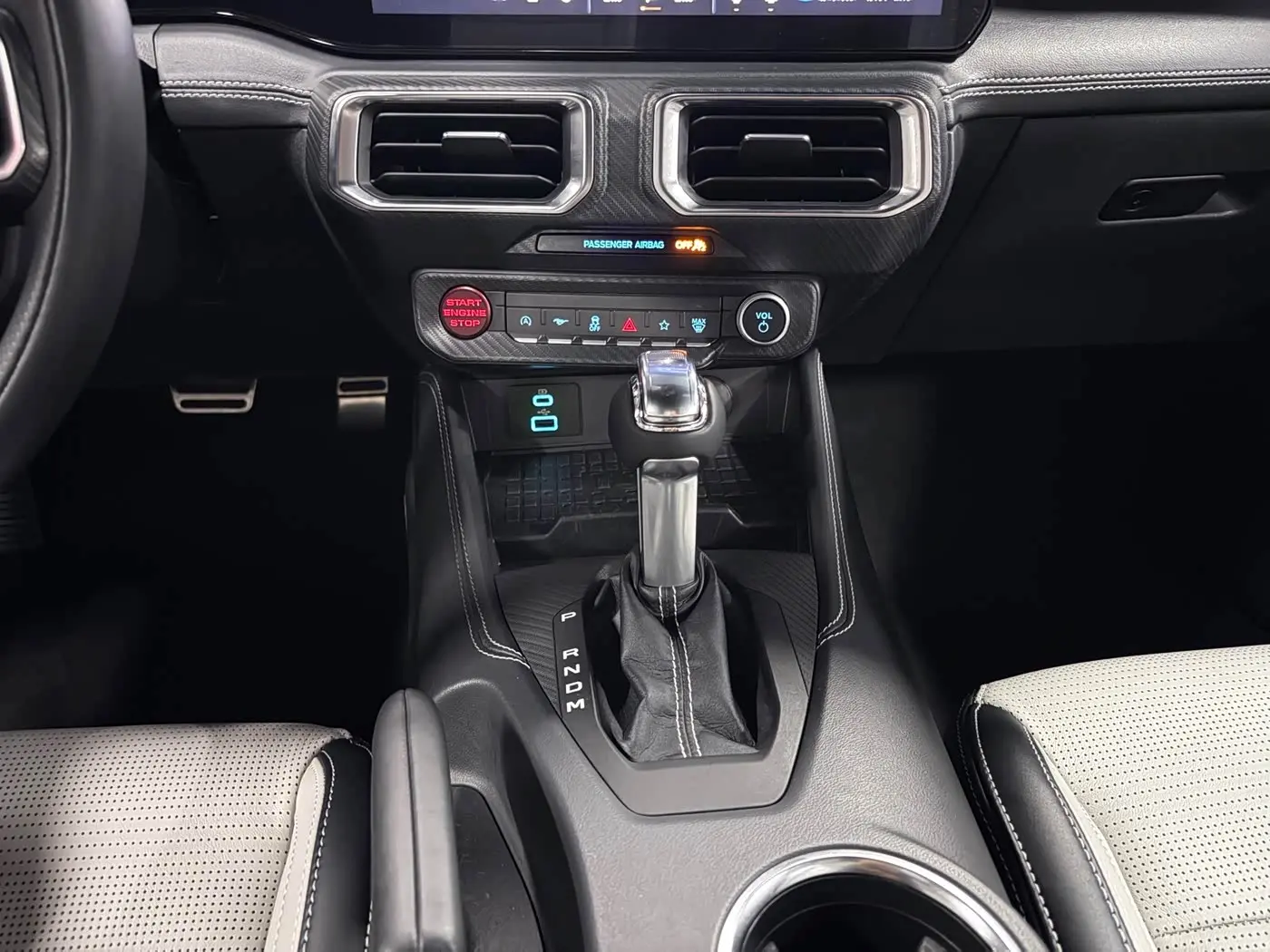 Ford Mustang 2024 — Photo 6/17