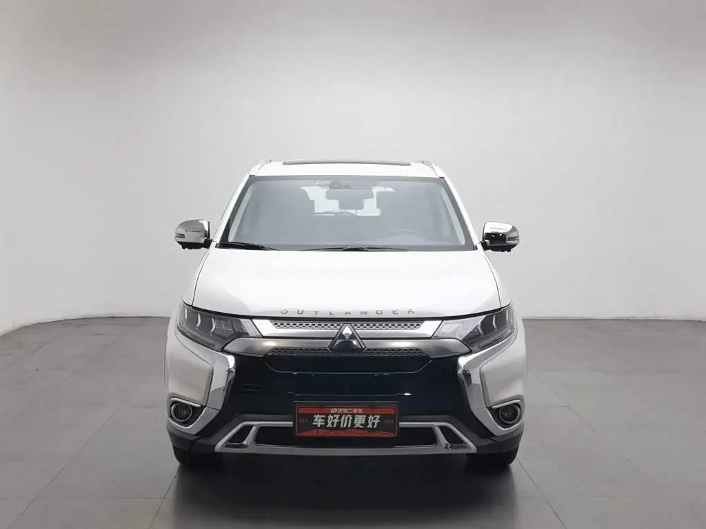 Mitsubishi Outlander 2020 — Photo 3/20