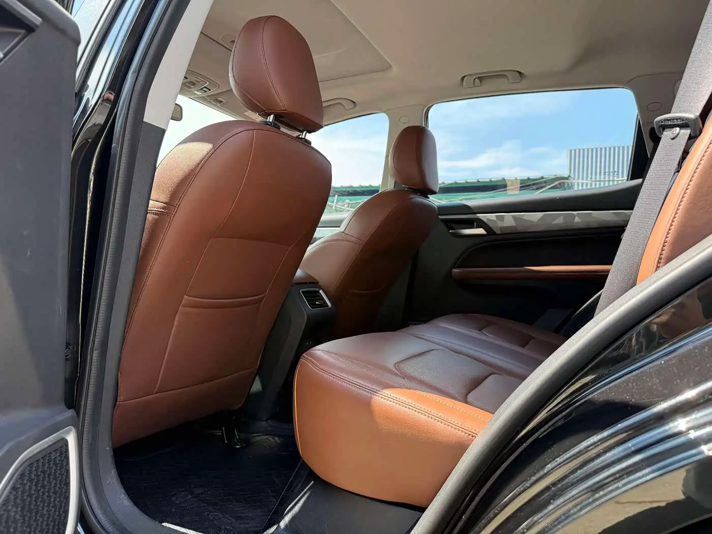 Geely Emgrand X6 2022 — Photo 5/12