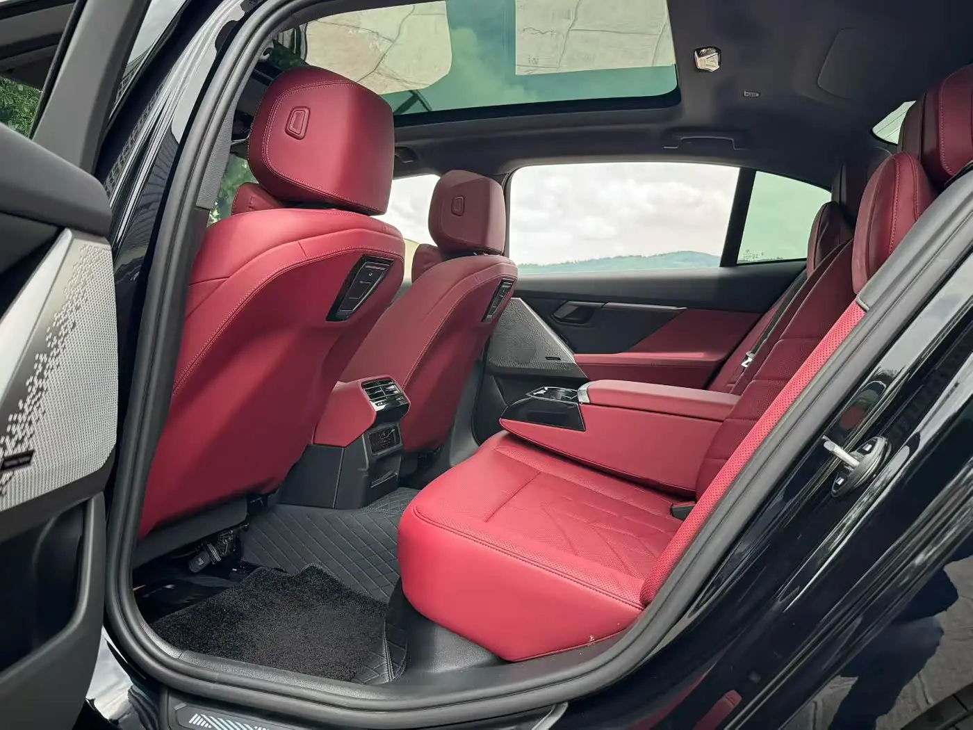BMW 5 Series 2026 — Şəkil 6/9