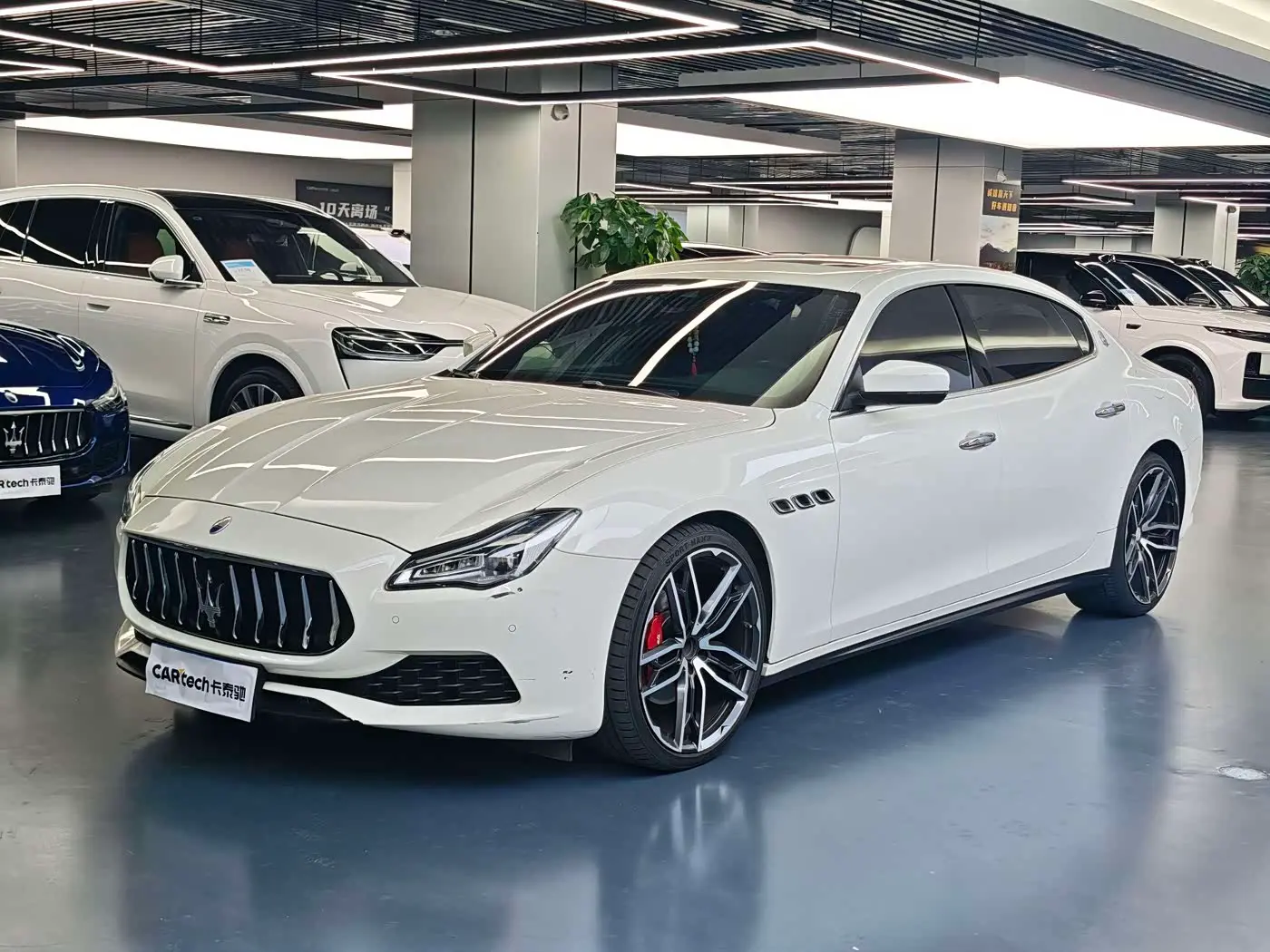 Maserati Quattroporte 2021 — ფოტო 1/20