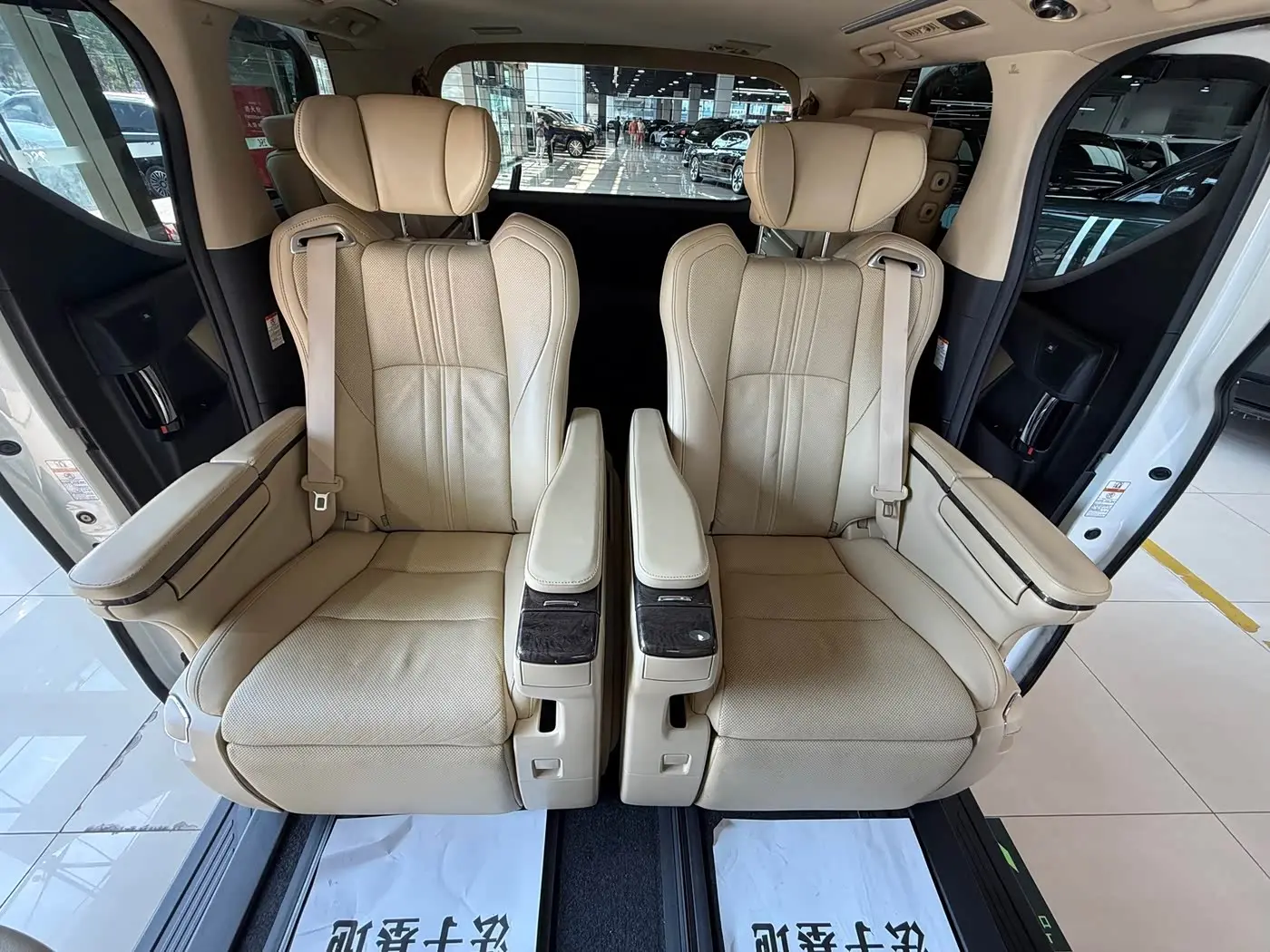 Toyota Alphard 2018 — Фото 15/20