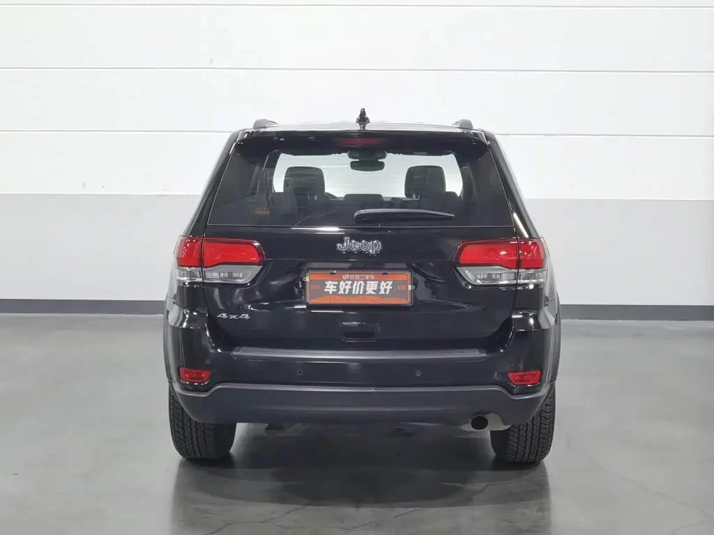 Jeep Grand Cherokee 2021 — Фото 4/20