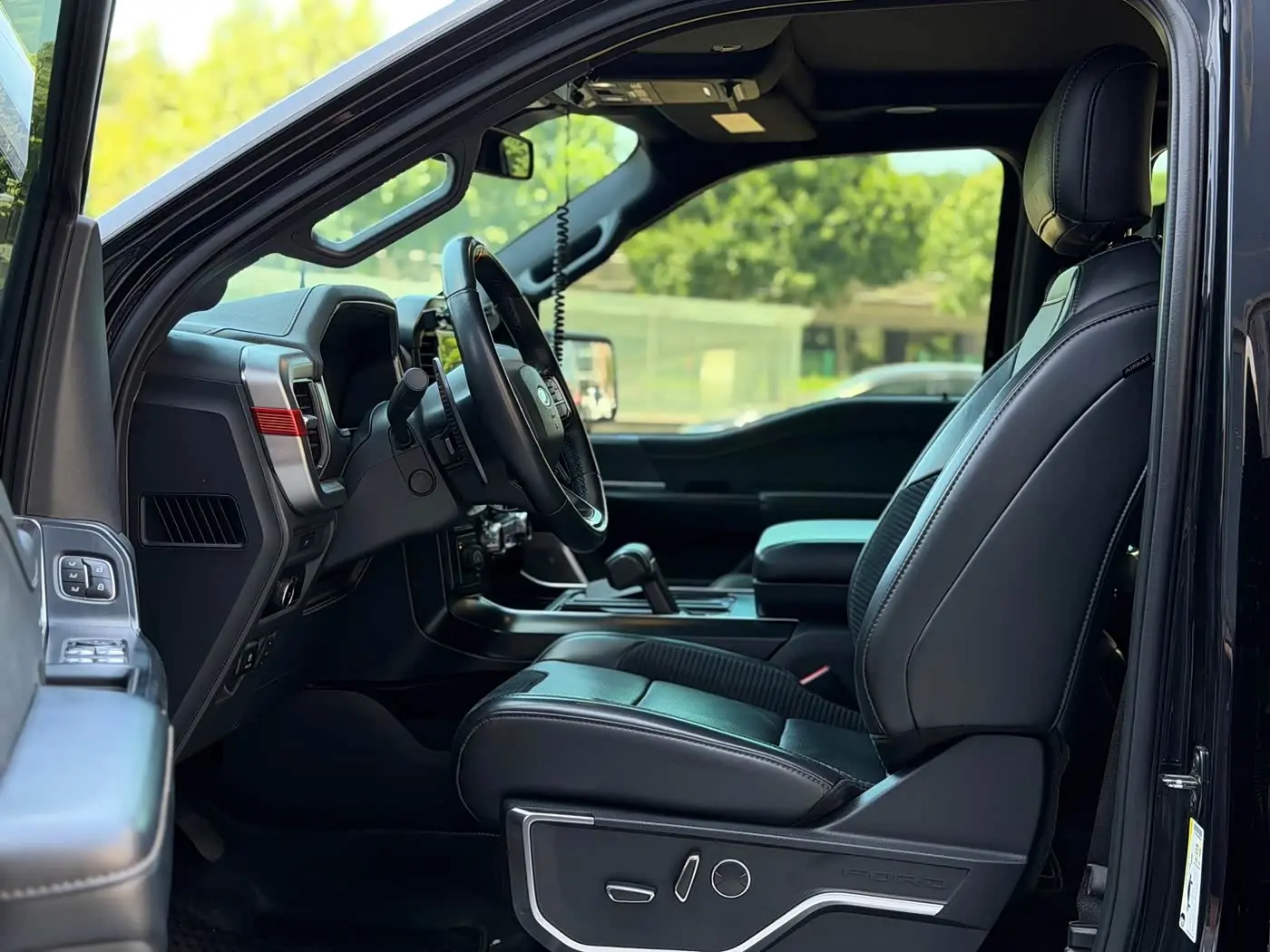 Ford F-150 Raptor 2024 — Photo 7/17