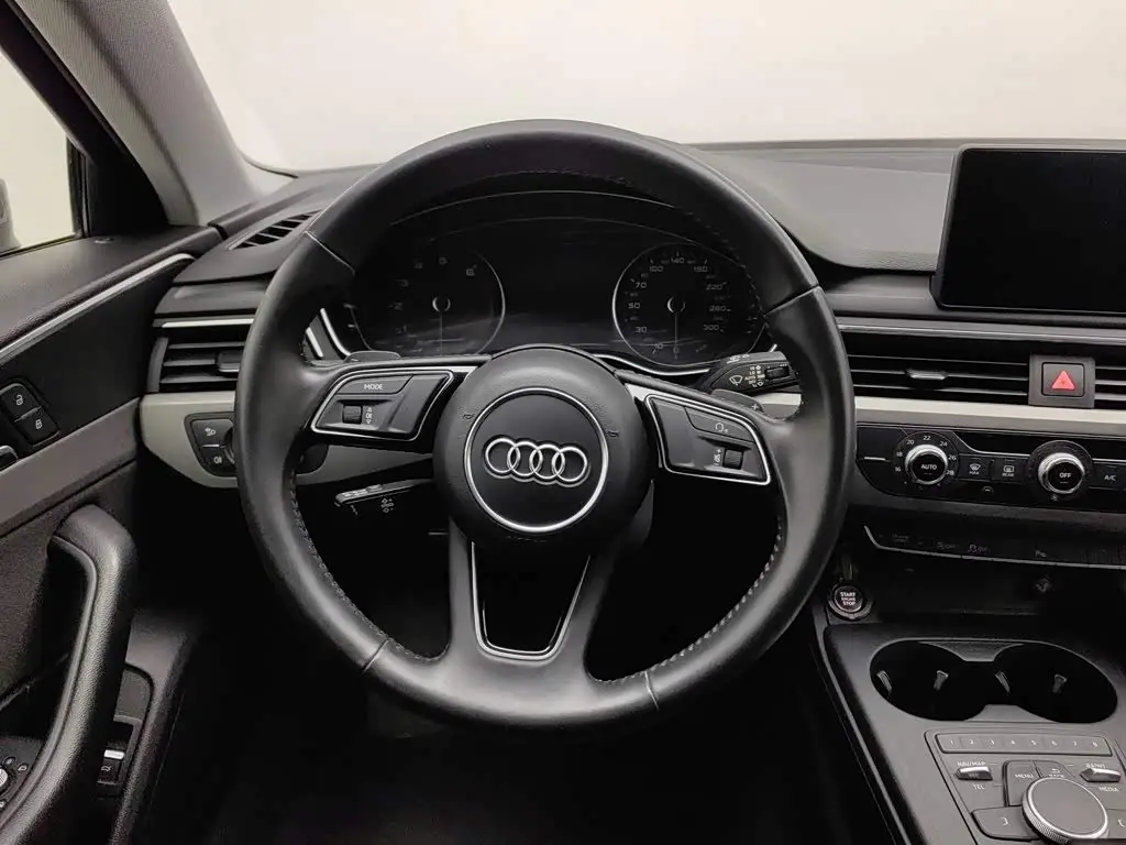 Audi A4L 2020 — Фото 11/20
