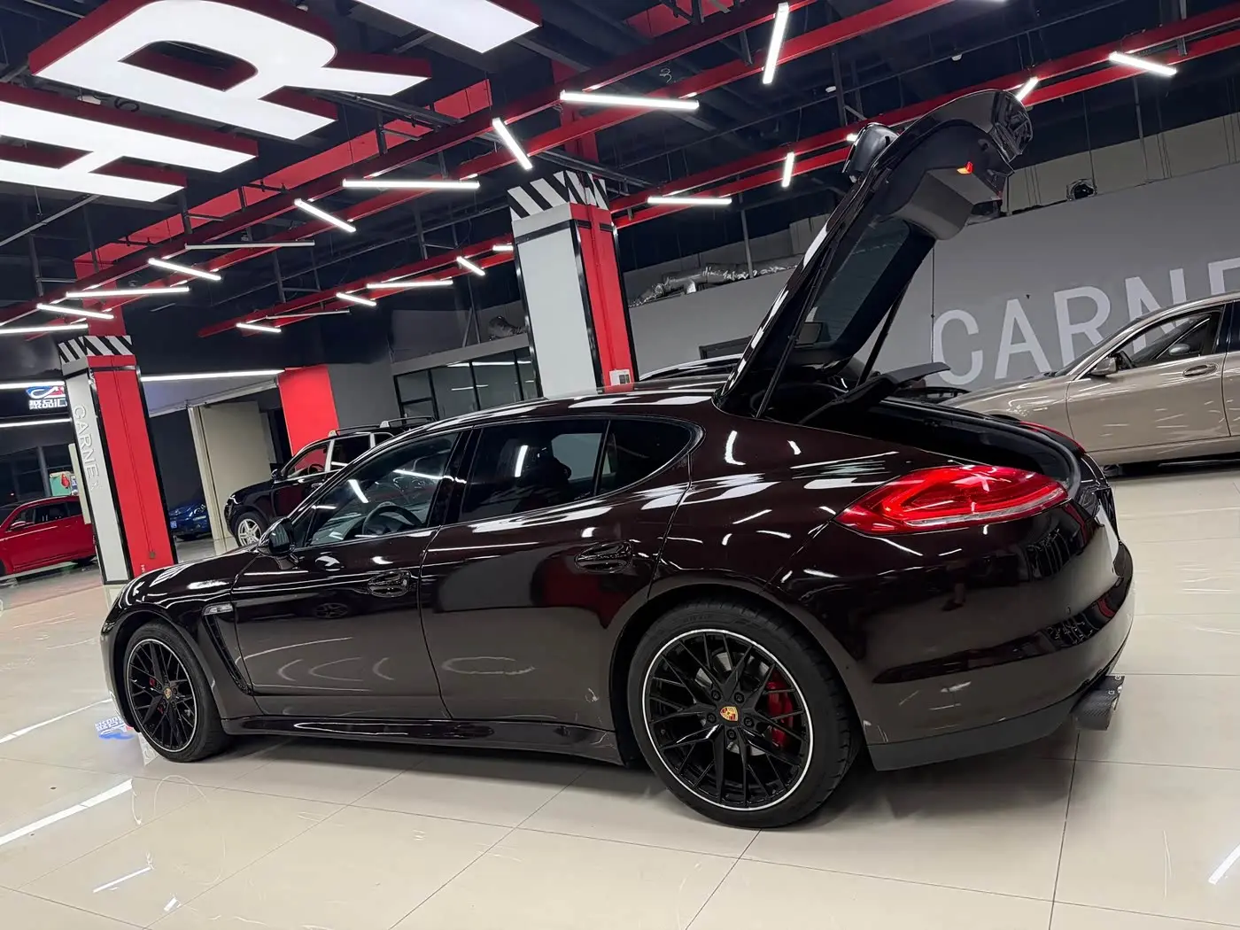 Porsche Panamera 2011 — Photo 13/20