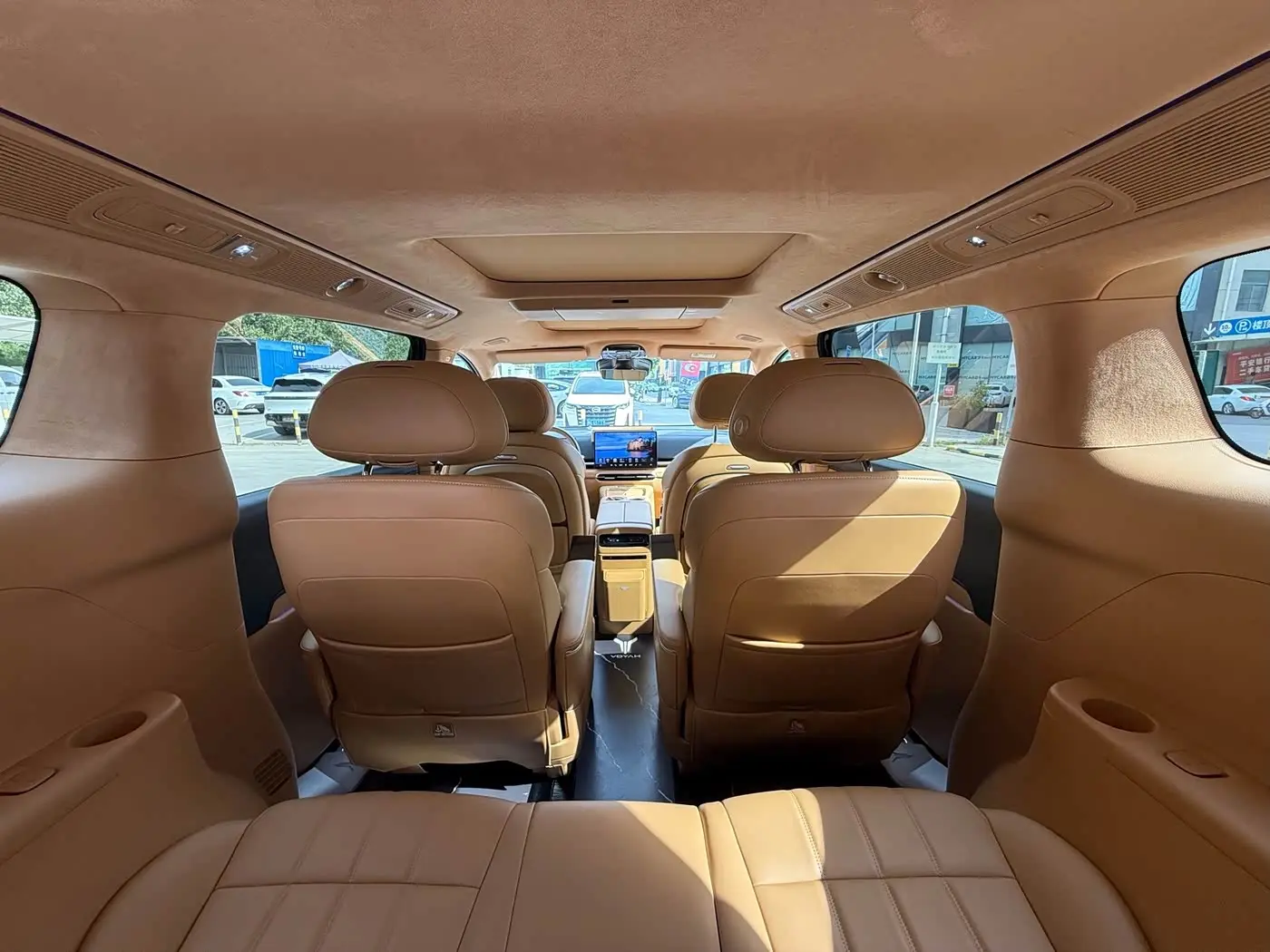 Voyah Auto Voyah Dreamer 2025 — Photo 10/16