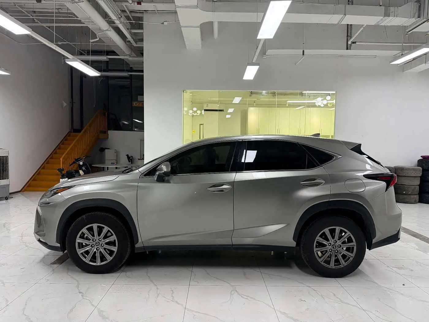 Lexus NX 2020 — Фото 3/19