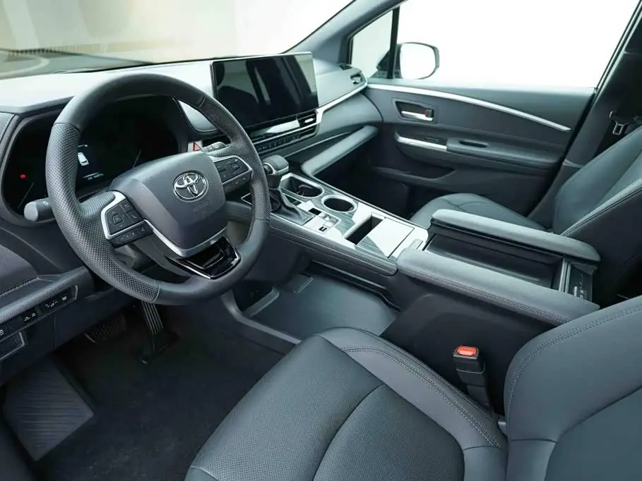Toyota Sienna 2023 — Photo 9/19