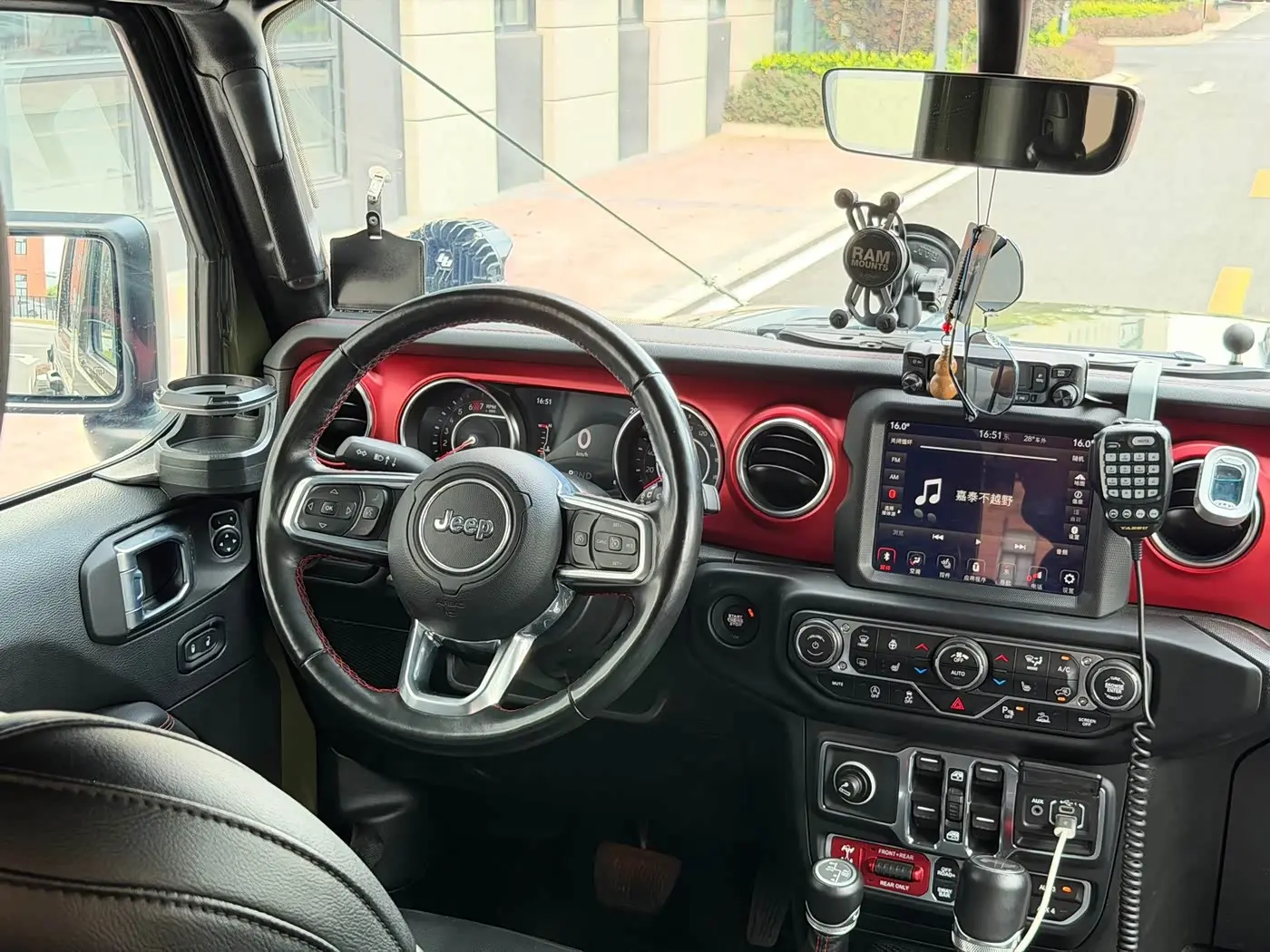 Jeep Wrangler 2023 — Фото 6/20