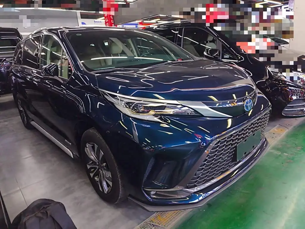 Toyota Granvia 2023 — ფოტო 20/20