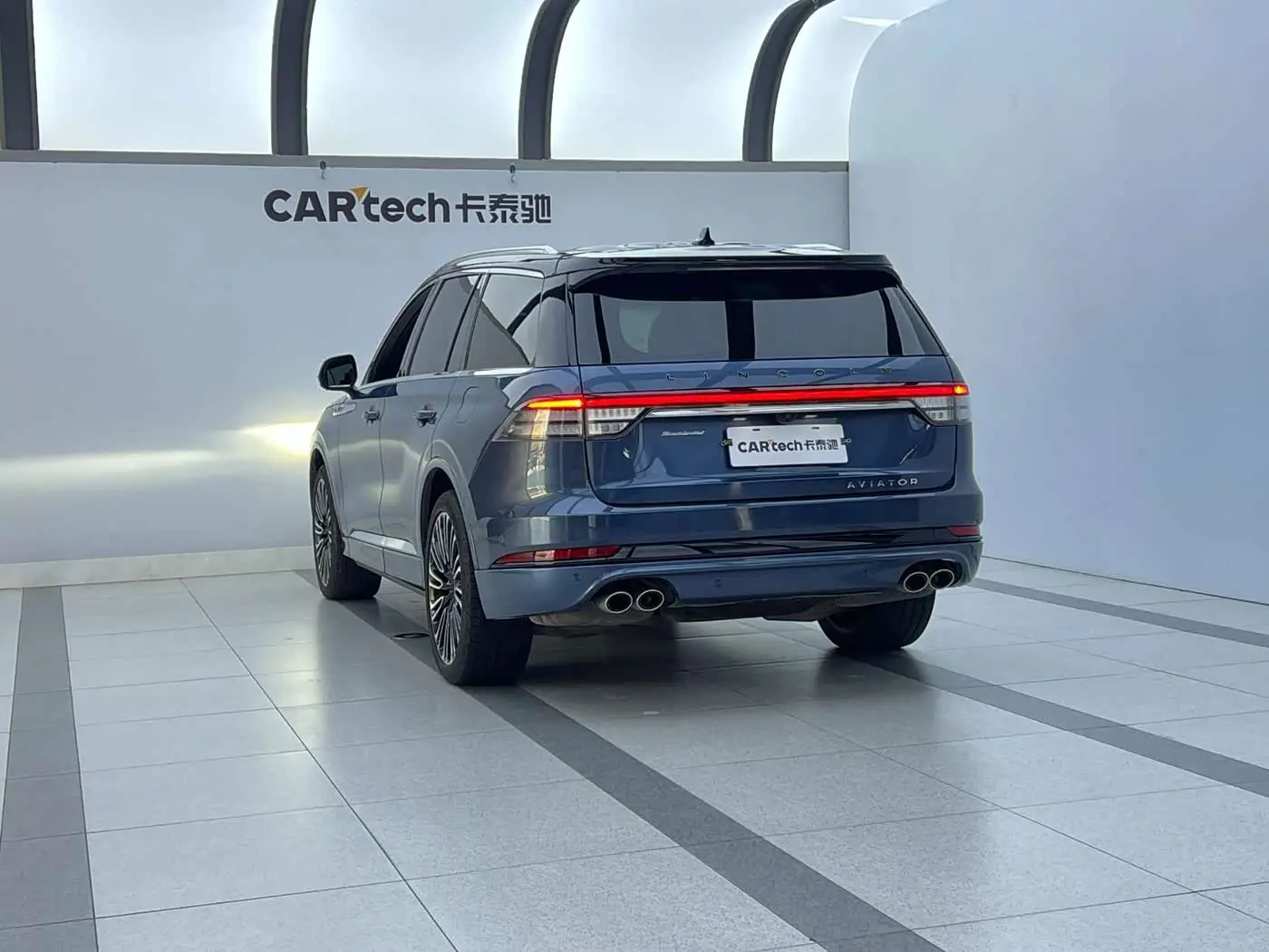 Lincoln Aviator 2020 — Photo 6/9