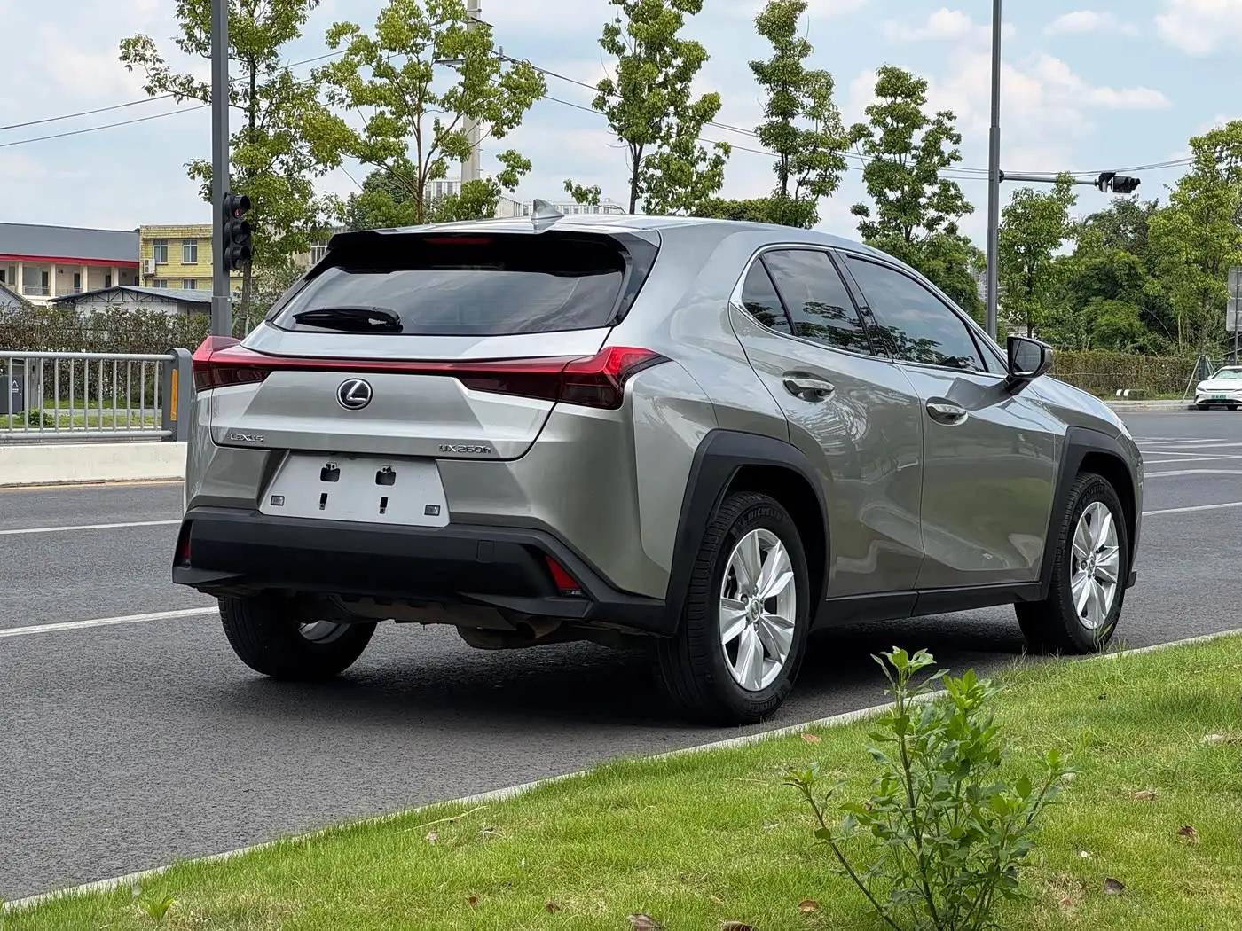 Lexus UX 2020 — Фото 16/19