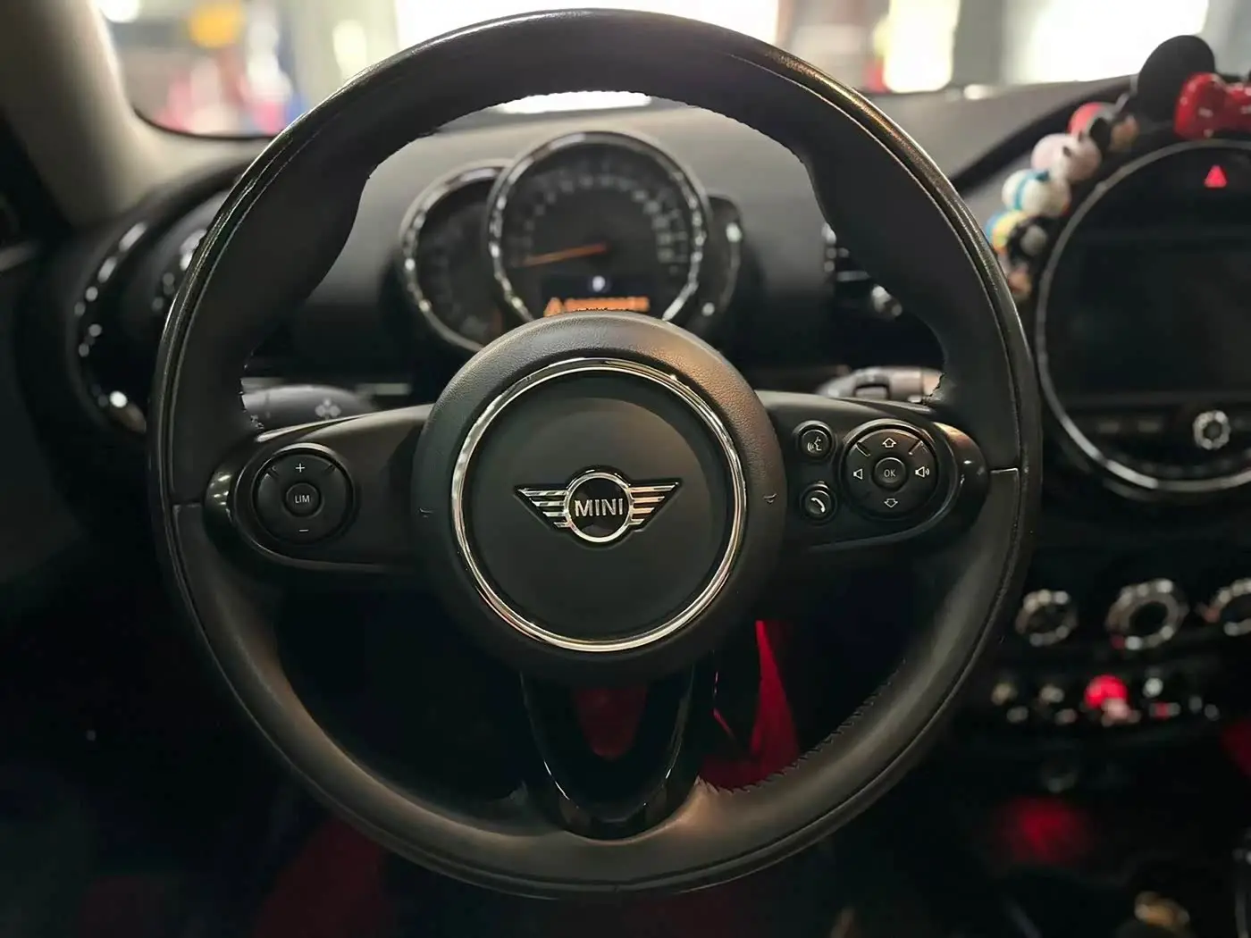 MINI CLUBMAN 2021 — Фото 9/15