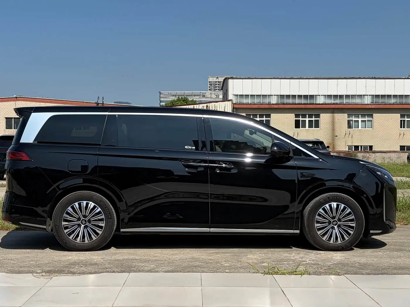 BYD Xia 2025 — Photo 4/20