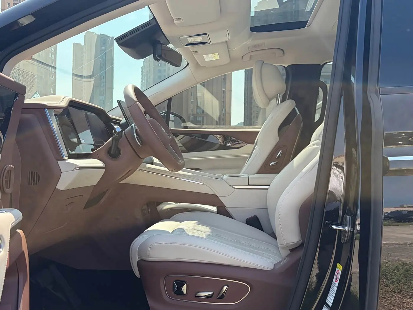 BYD Xia 2025 — Photo 6/20