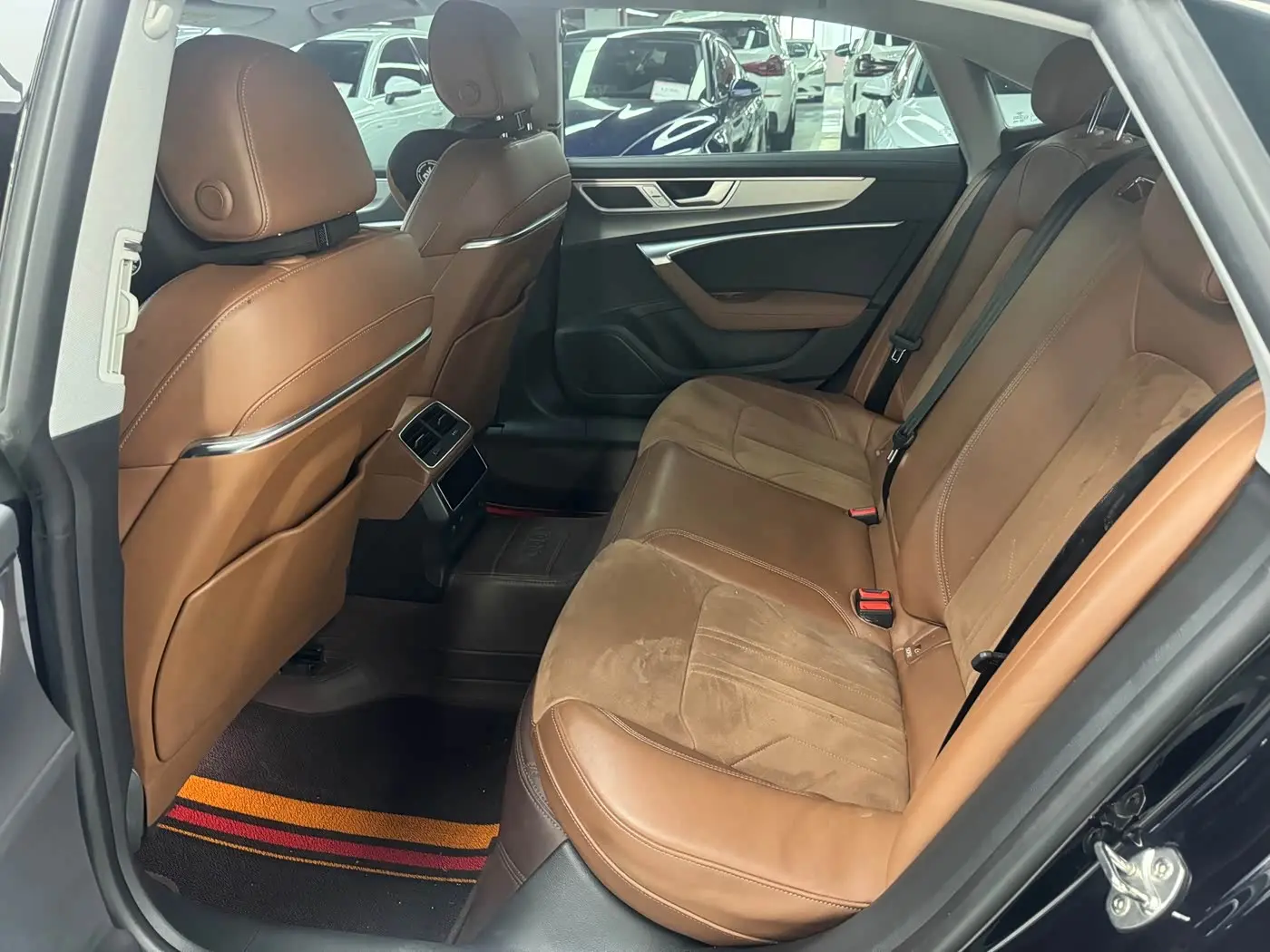 Audi A7L 2024 — Photo 7/15