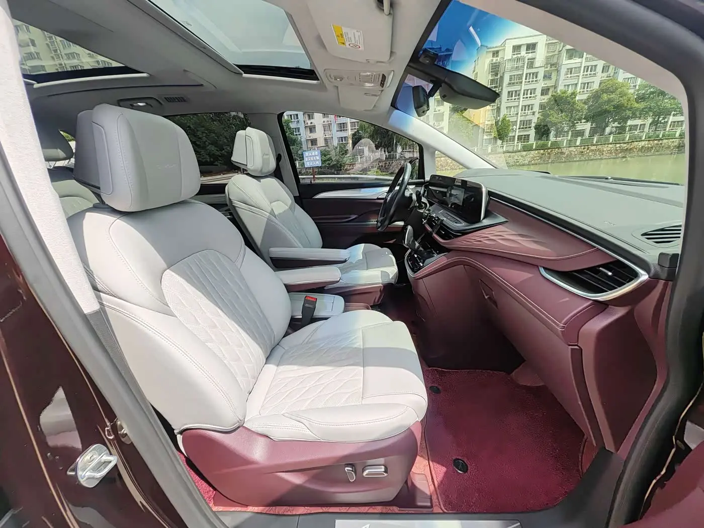 Buick GL8 2022 — Photo 11/16