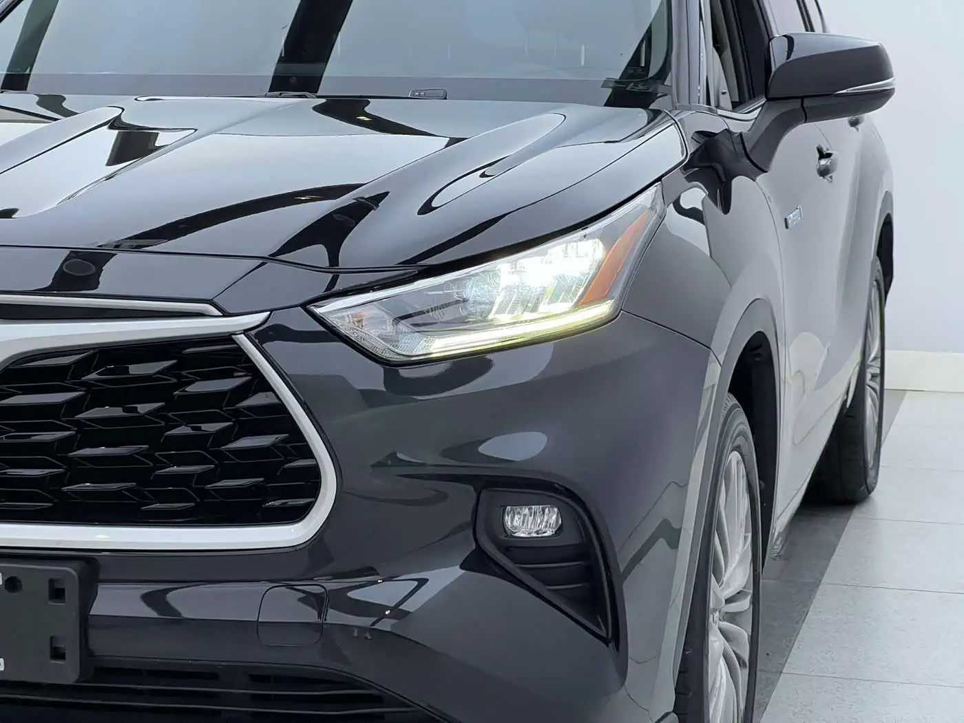 Toyota Highlander 2024 — Photo 4/9