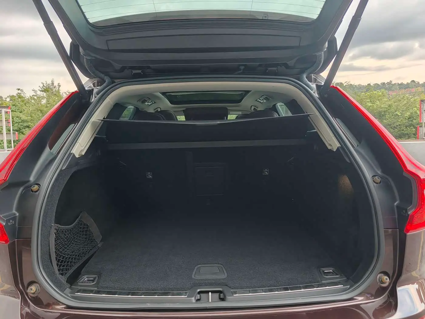 Volvo XC60 2019 — Фото 19/20