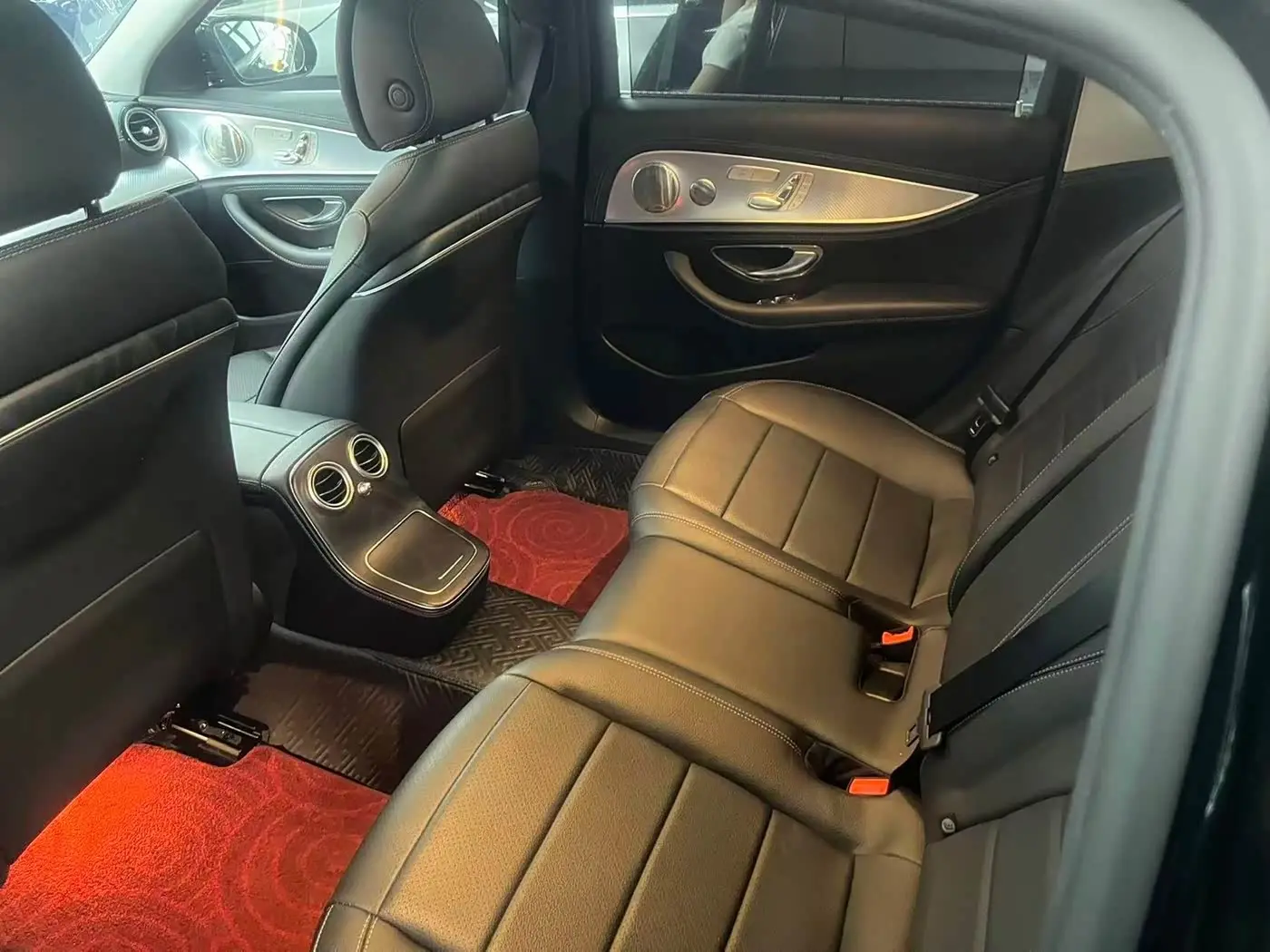Mercedes-Benz E-Class 2022 — Фото 10/12