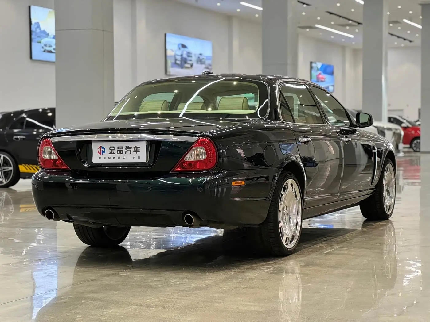 Jaguar XJ 2009 — Фото 4/10
