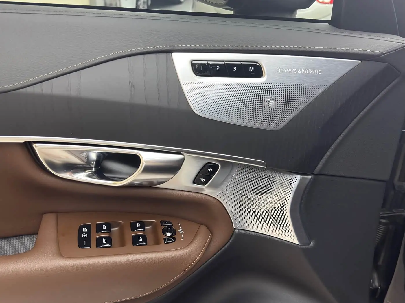 Volvo XC90 2025 — Photo 5/20