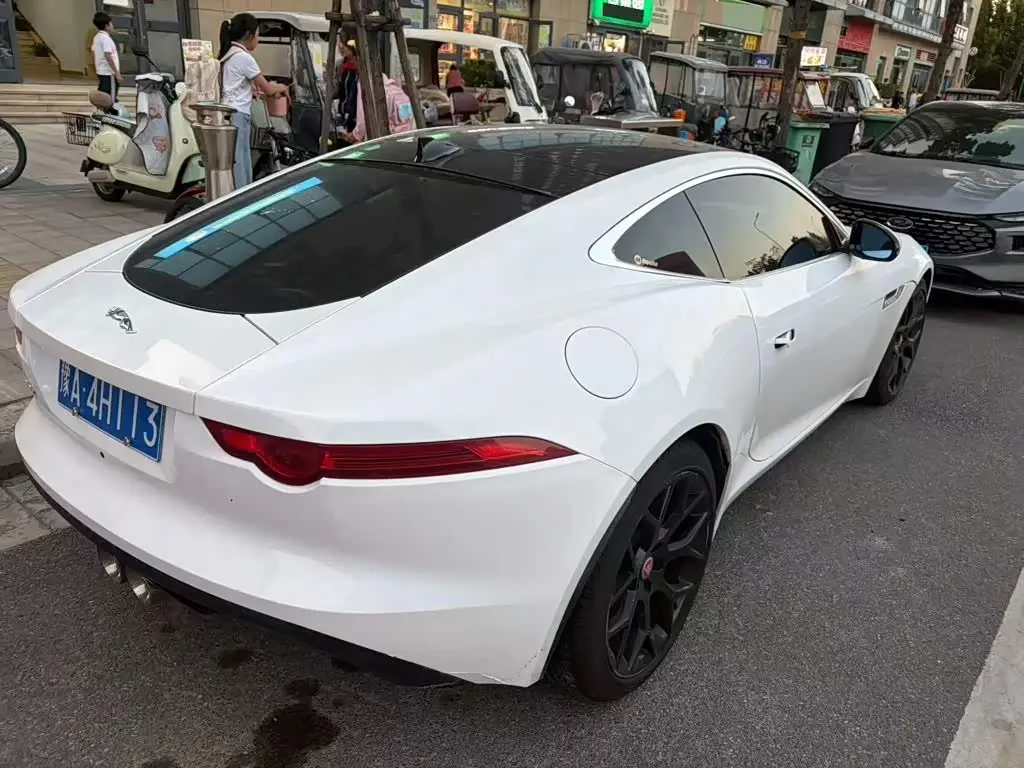 Jaguar F-TYPE 2016 — Photo 4/8