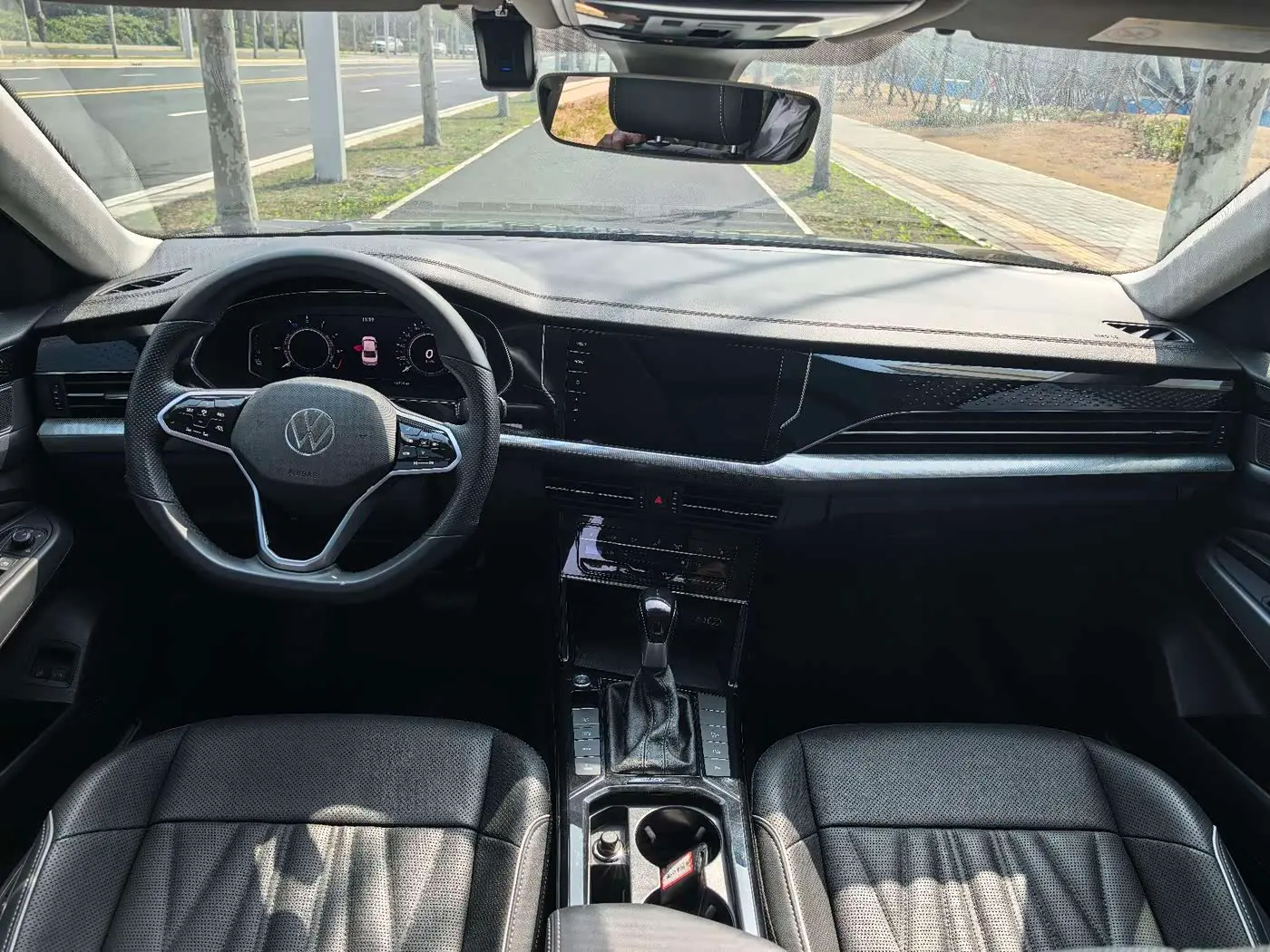 Volkswagen Passat New Energy 2022 — Şəkil 13/20